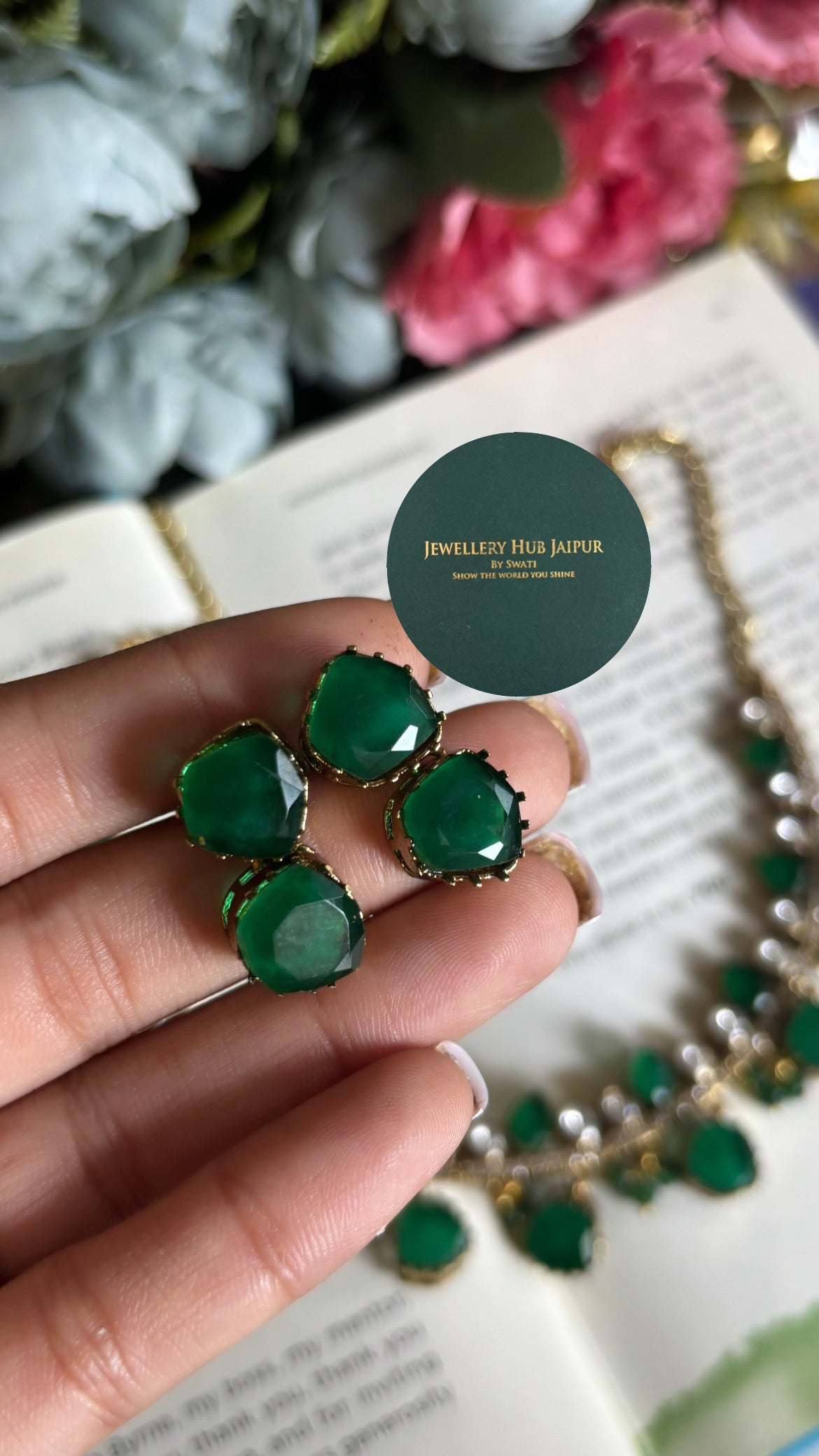 Emerald Moissanite collar necklace