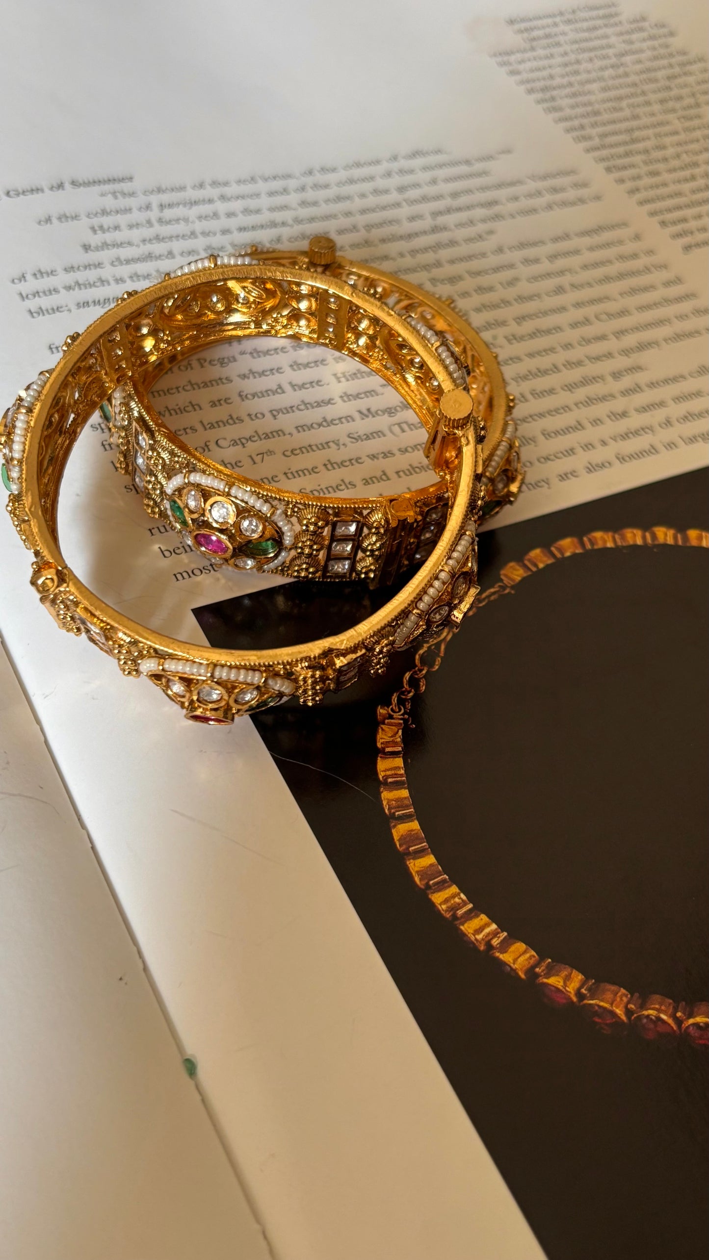 Heritage rajwadi ruby emerald bangdi