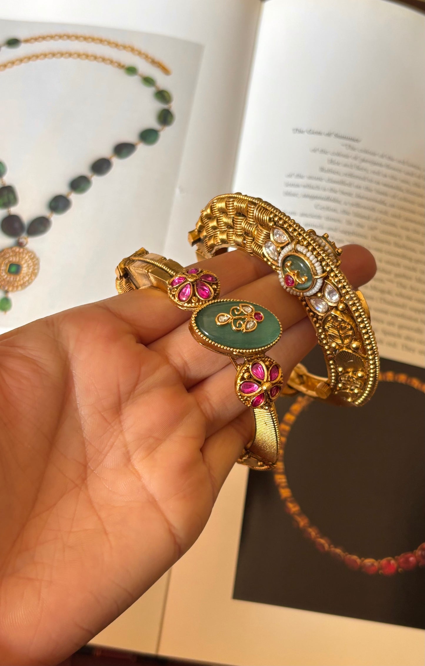 Mint inlay & rani floral bangdi