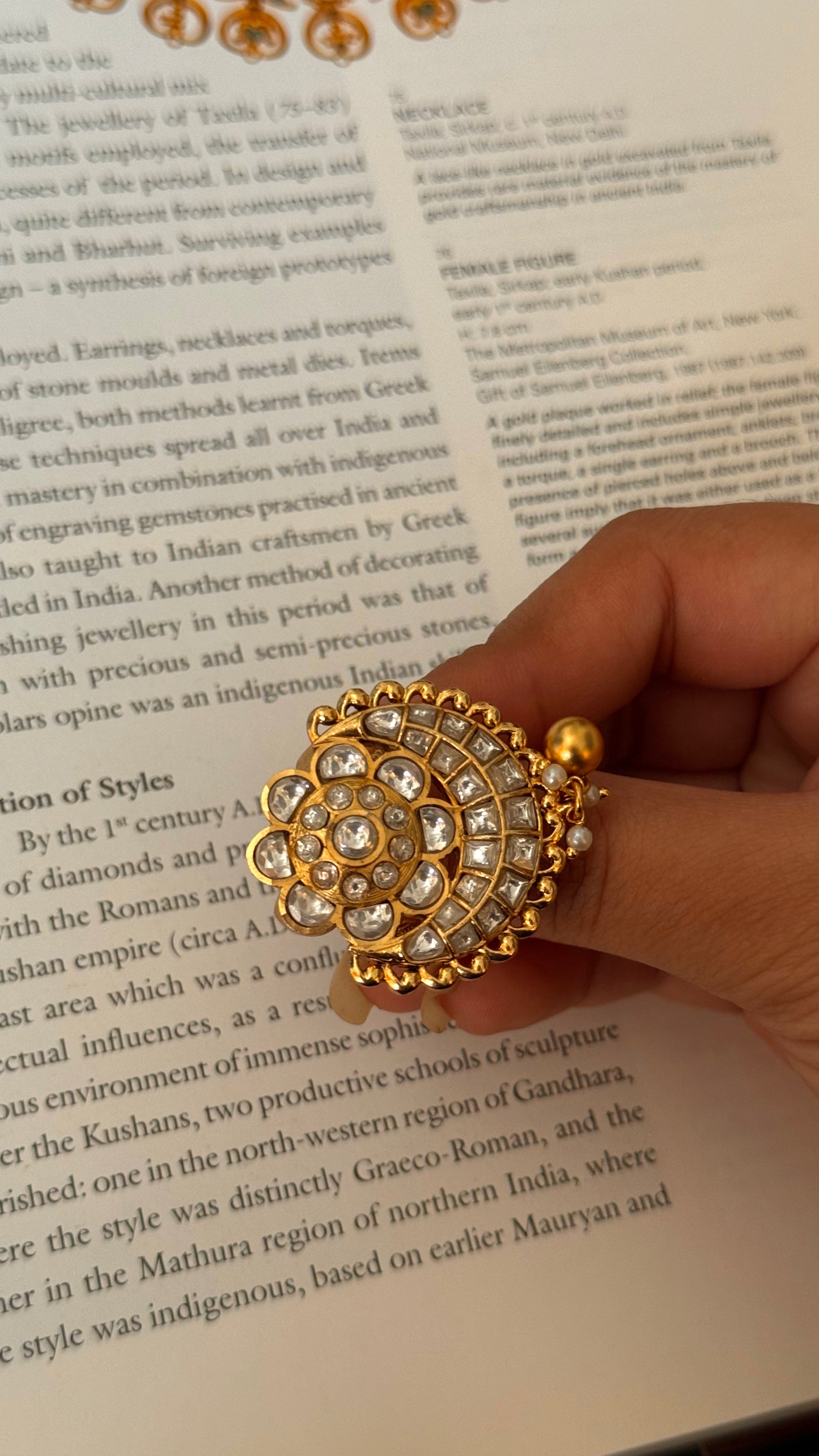 Chandbali paachi kundan heritage ring