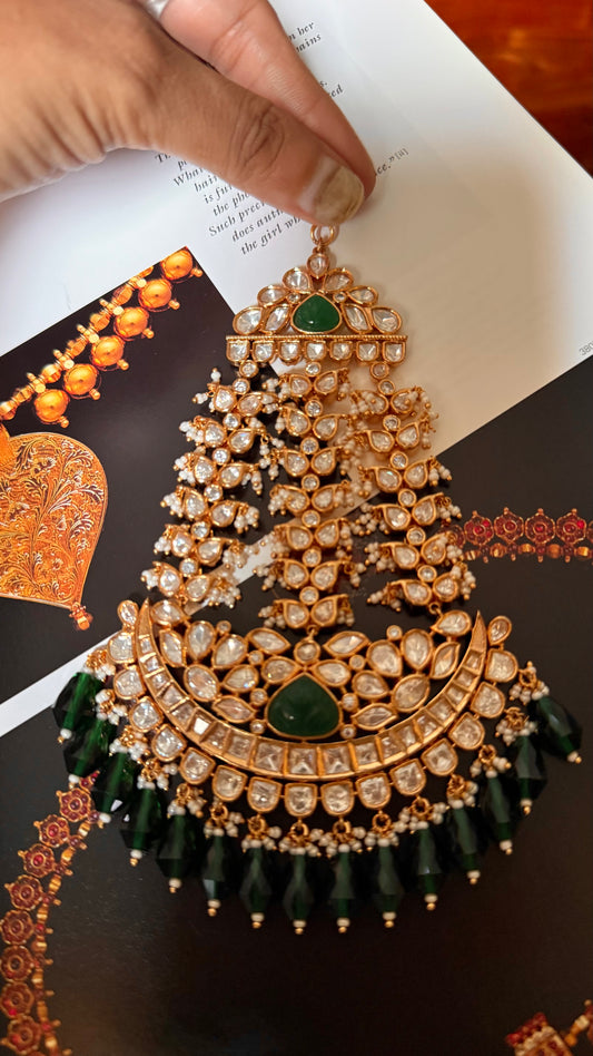 Emerald doublet polki with emerald drop paasa