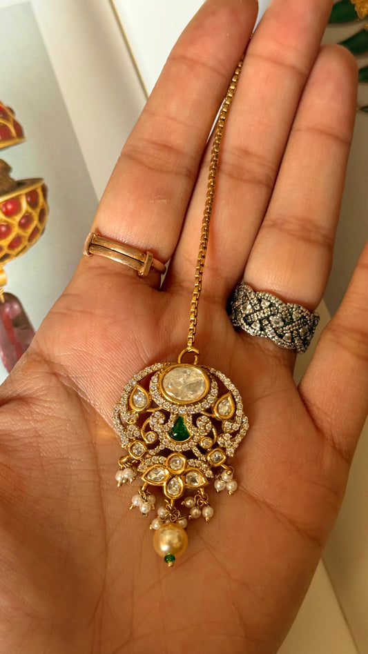 Emerald & moissanite victorian mangtika
