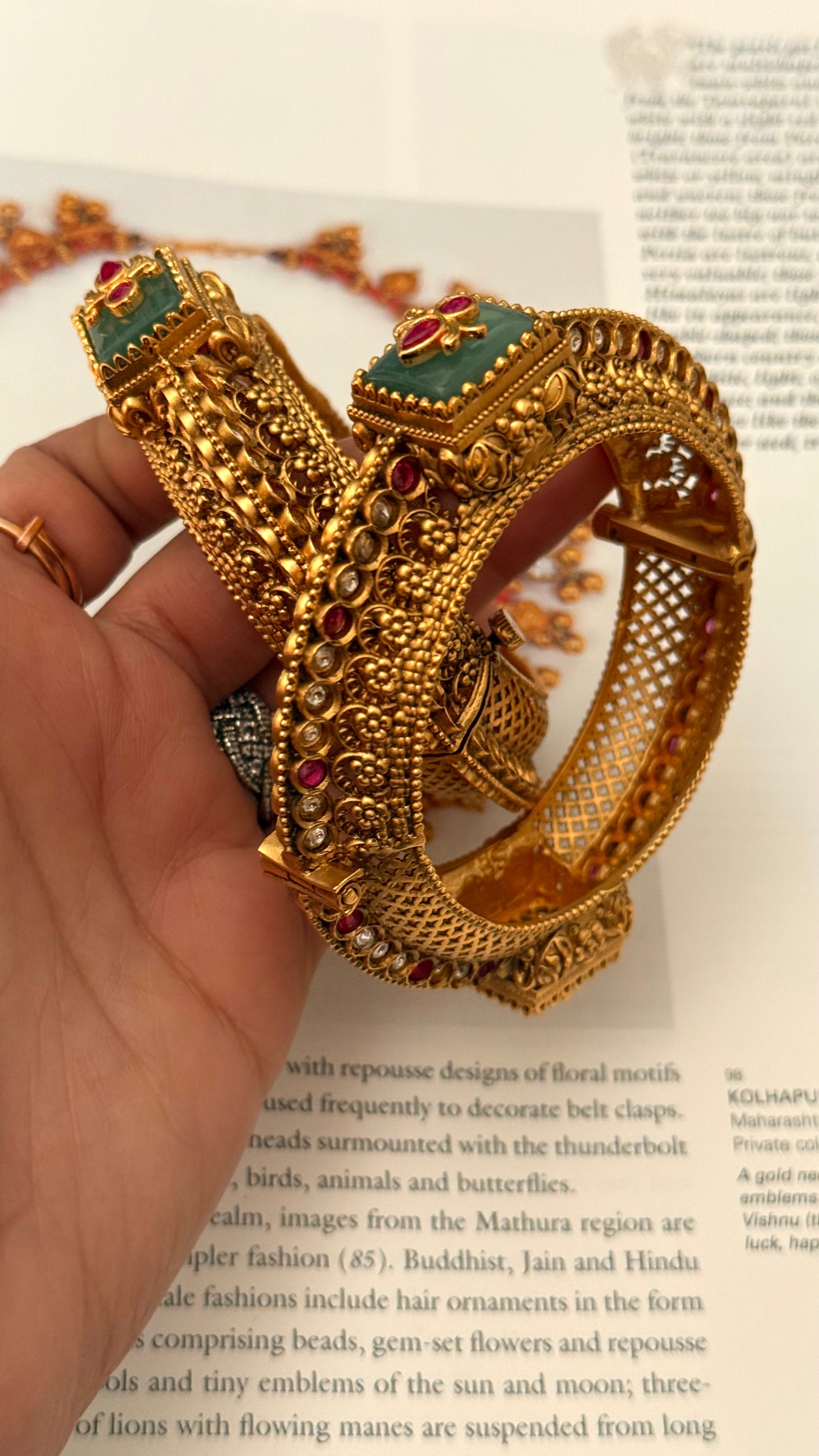 Mint inlay stone rajwadi bangles