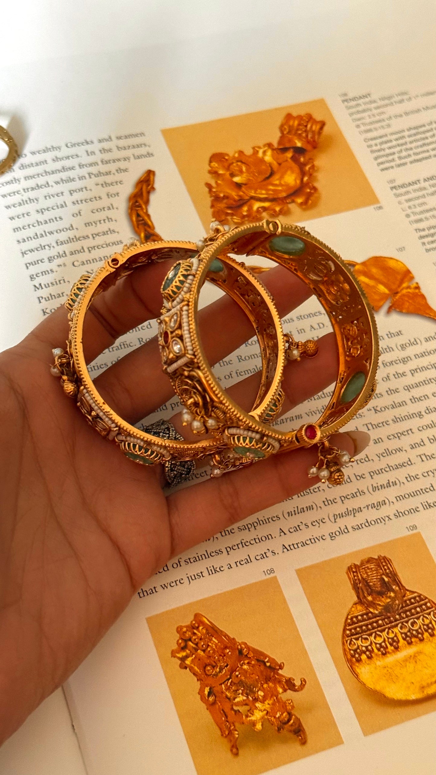 Emerald doublet rajwada openable bangle