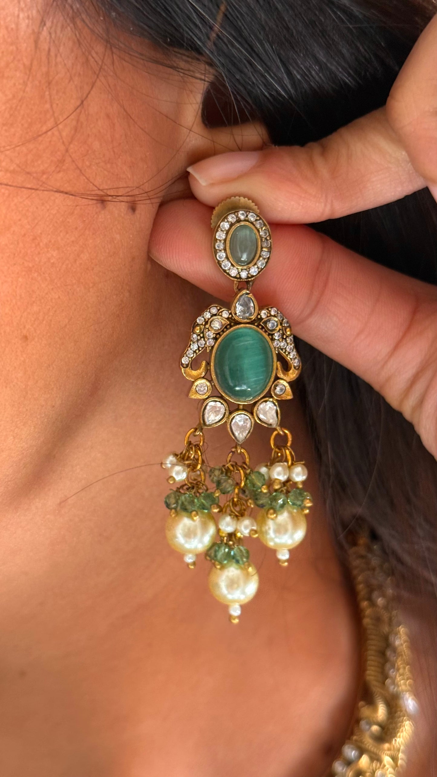 Mint hasli with pearl detailing