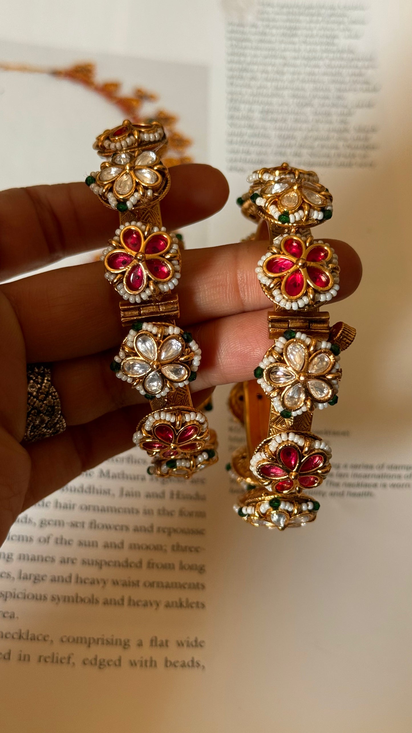 Ruby & white polki floral bangdi