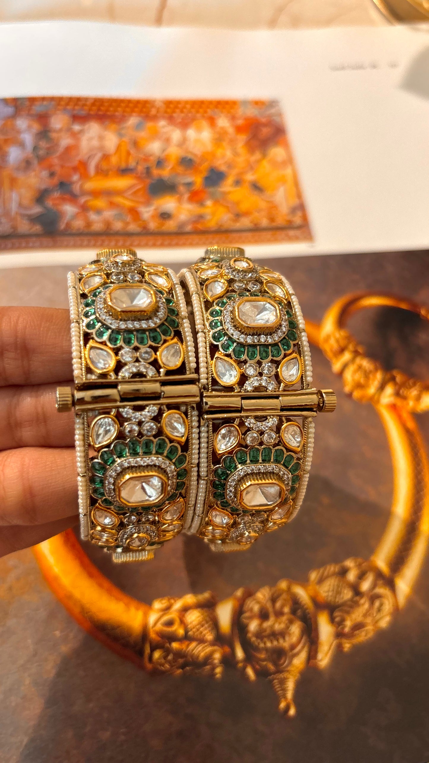 Emerald takkar work victorian dual polish bangles