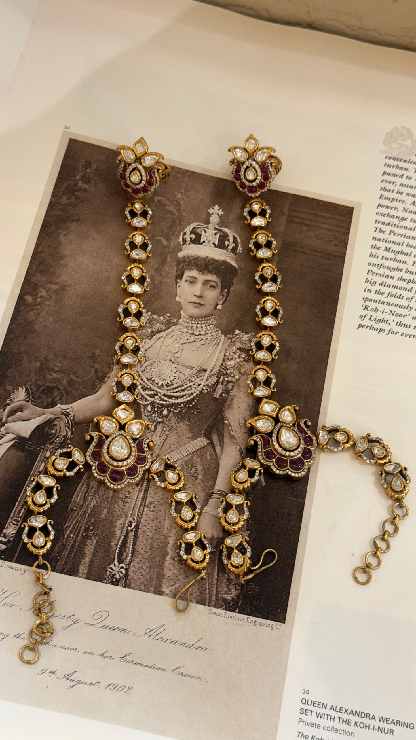 Ruby takkar work victorian haathphool