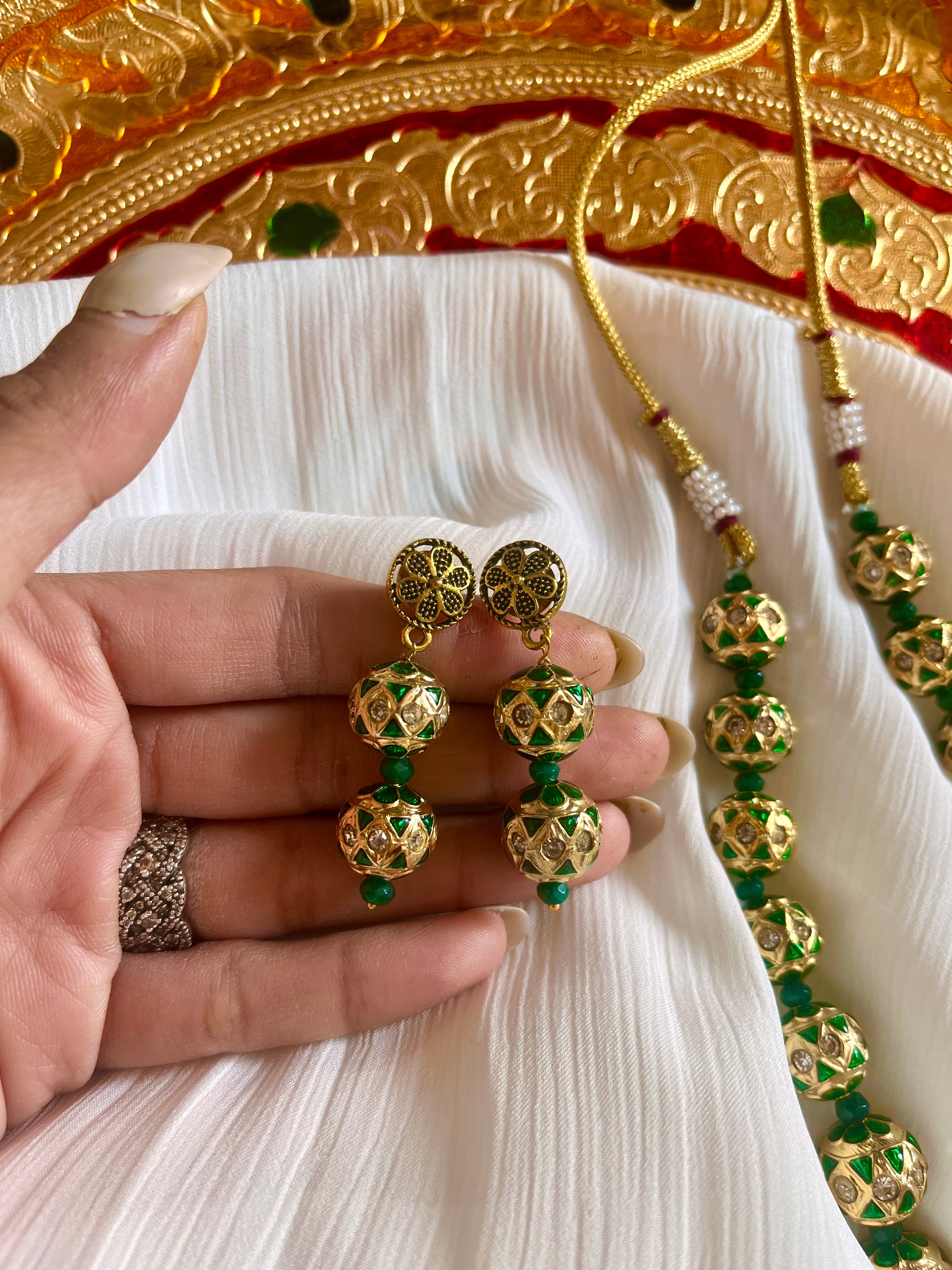 Emerald meenakari string