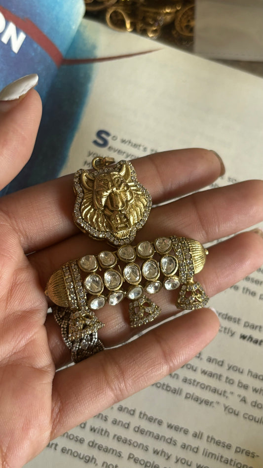Leopard Victorian pendant set