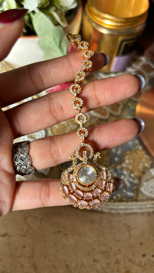 Rose maangtika