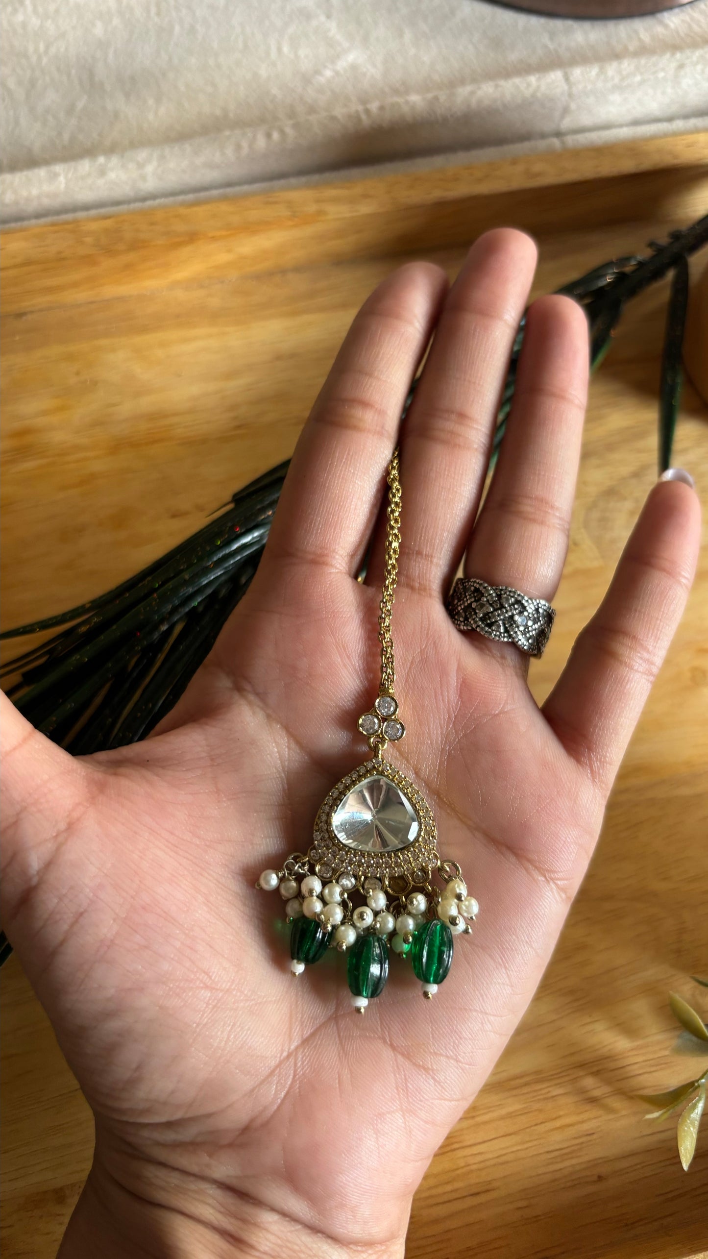 Emerald drop uncut polki maangtika
