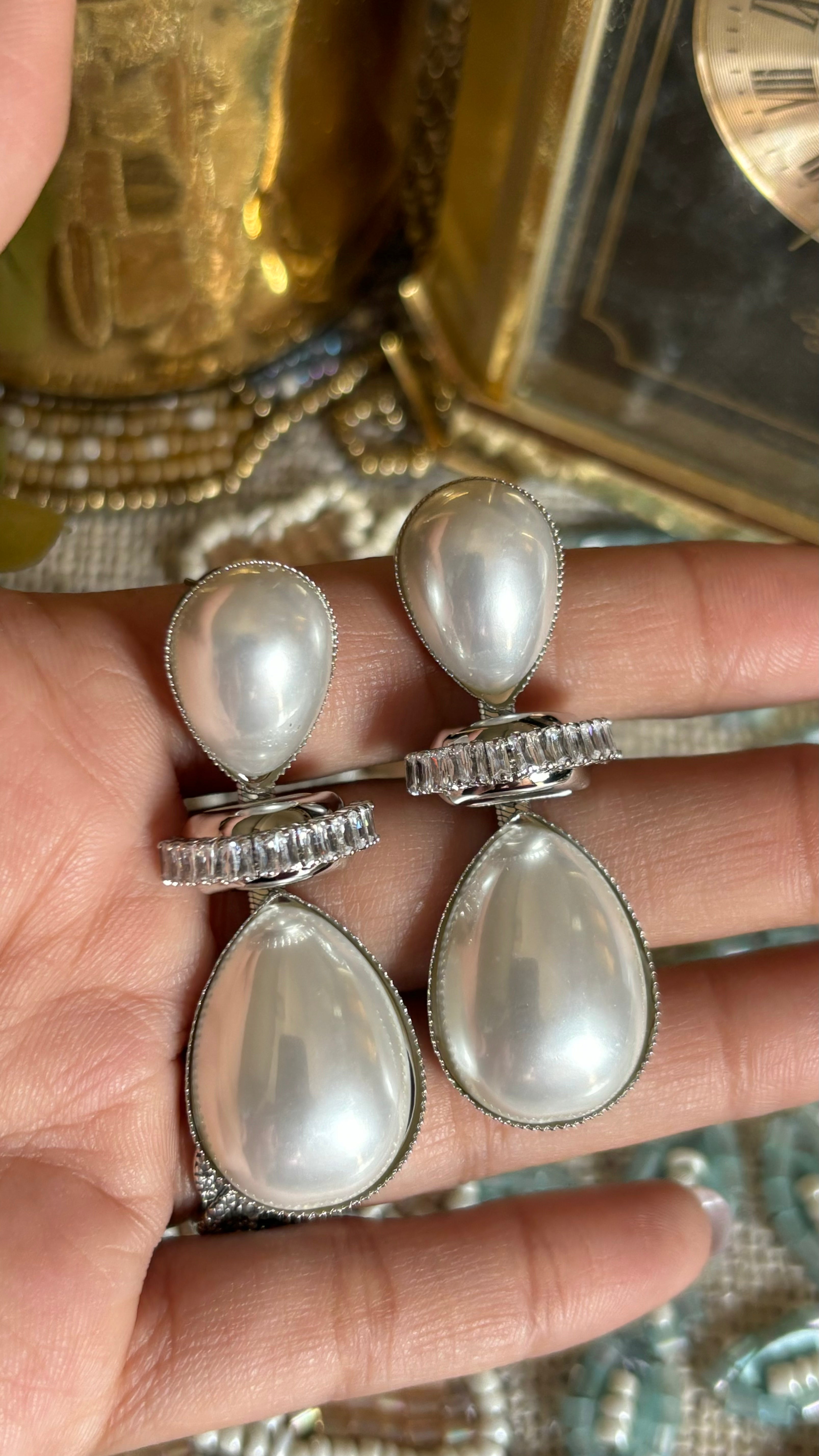 Pearl diamond danglers