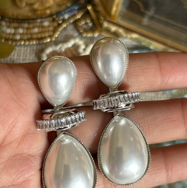 Pearl diamond danglers