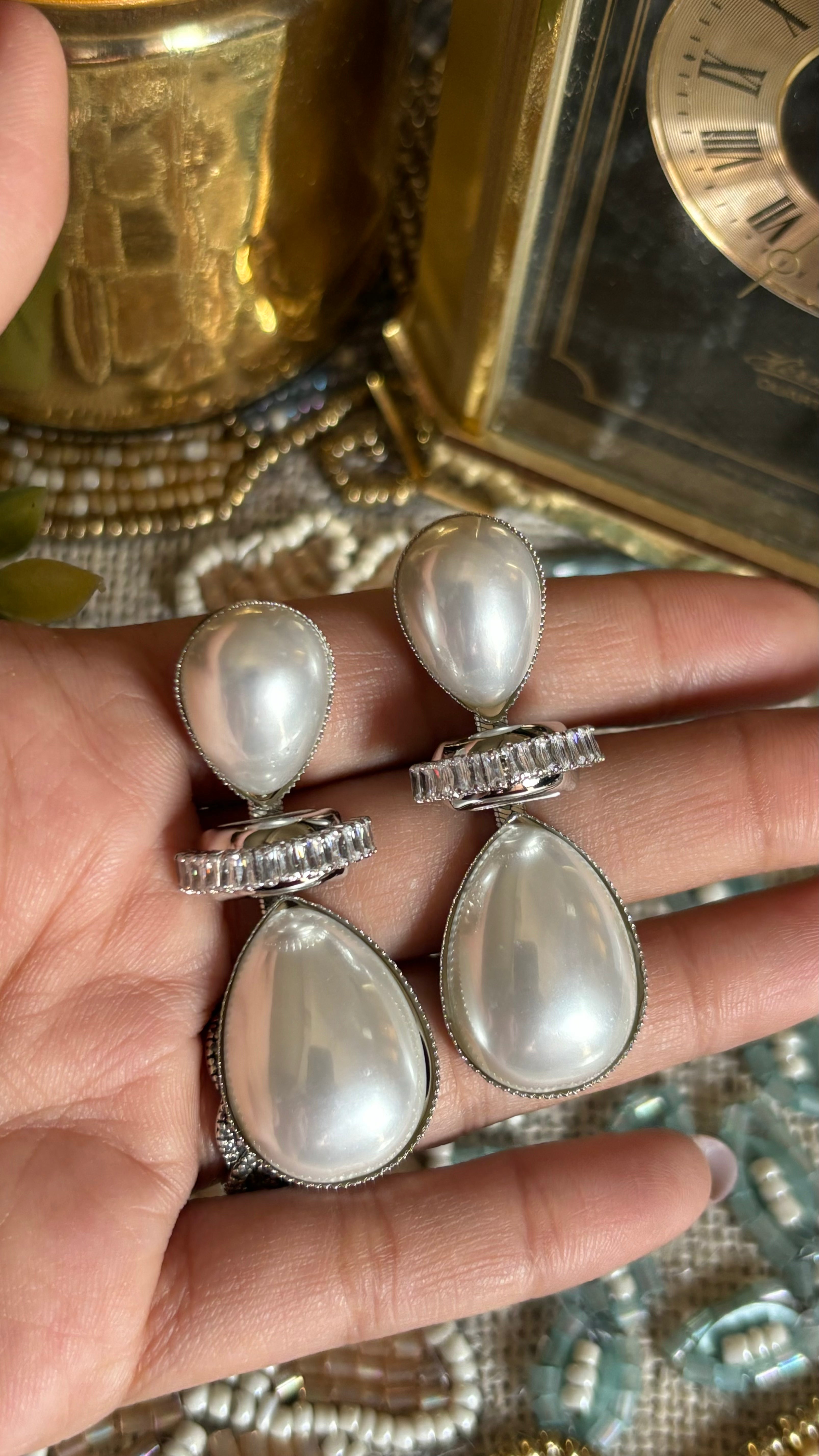 Pearl diamond danglers