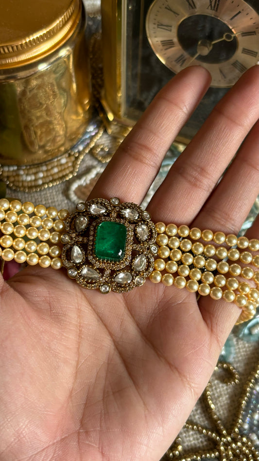 Emerald Victorian minimalist pearl choker with earrings