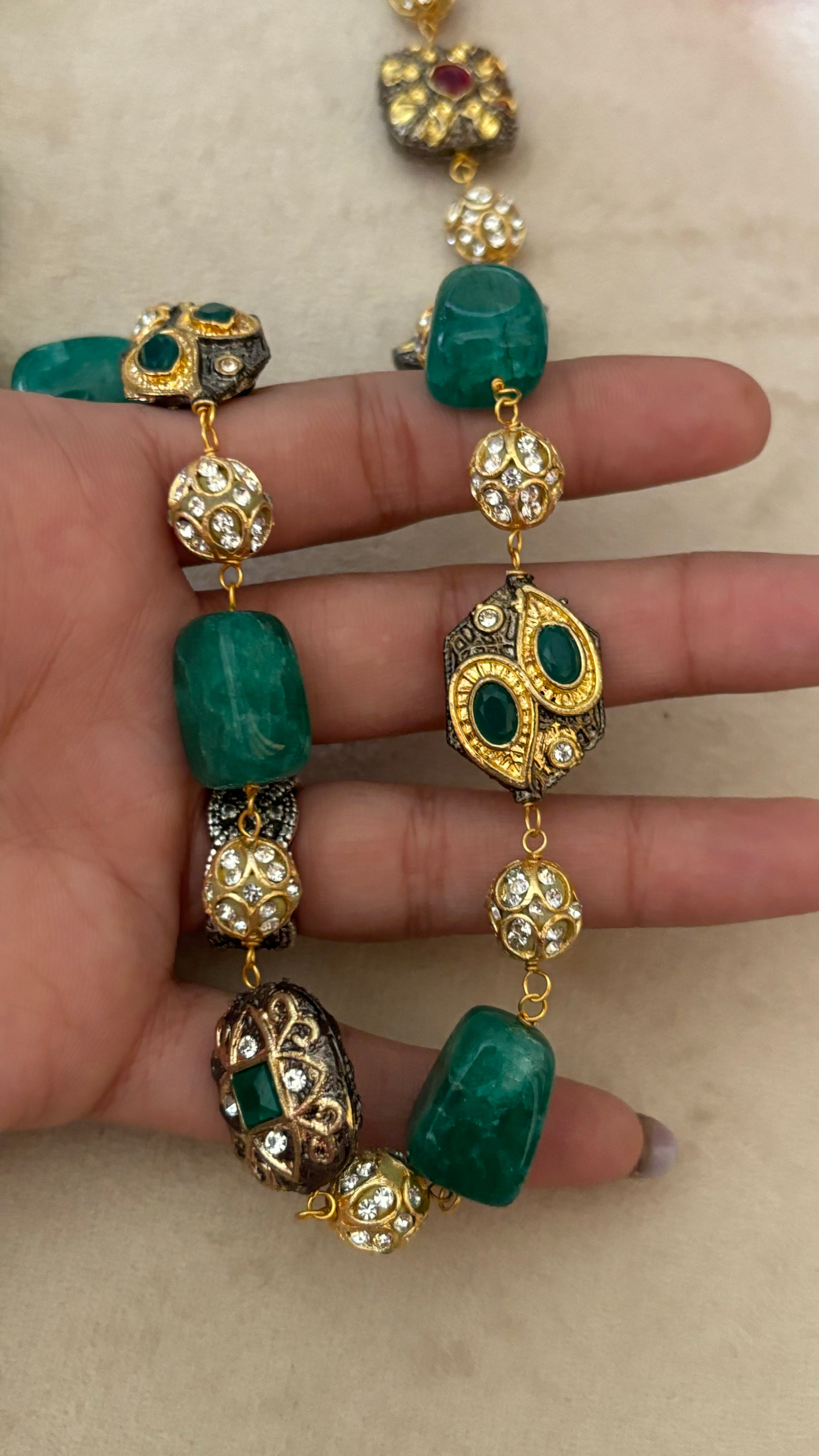 Emerald stone string with earrings