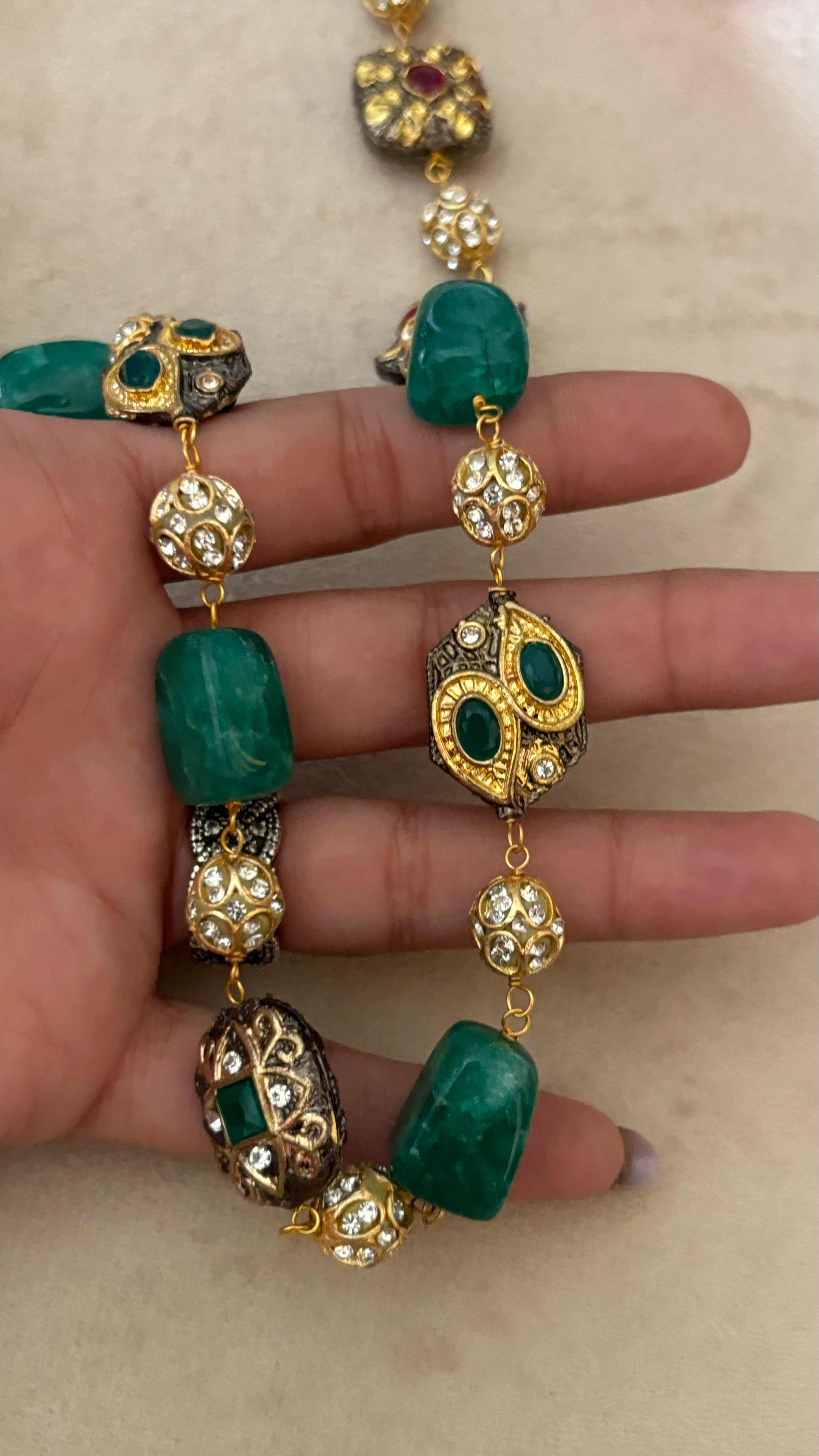 Emerald stone string with earrings