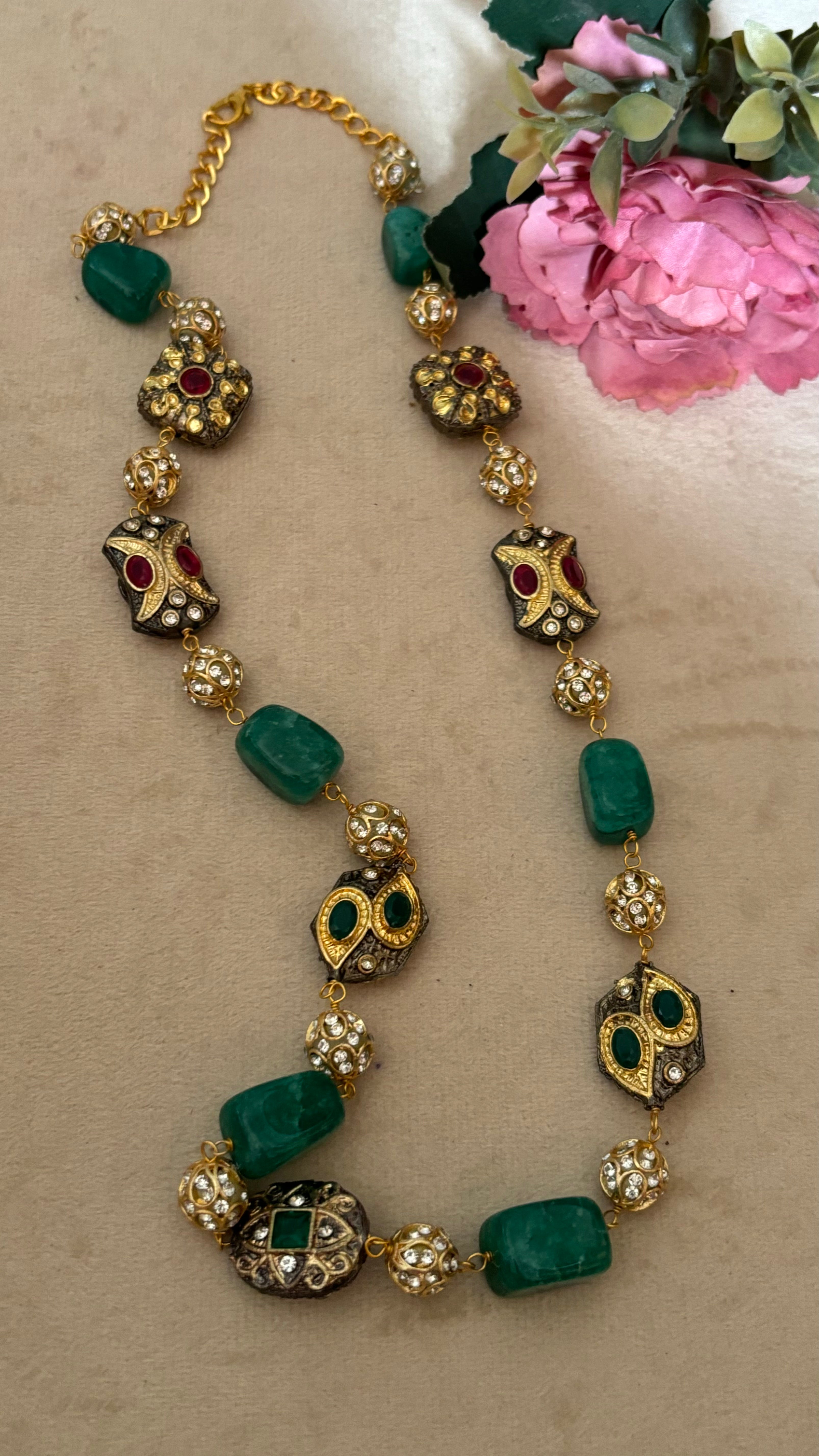 Emerald stone string with earrings