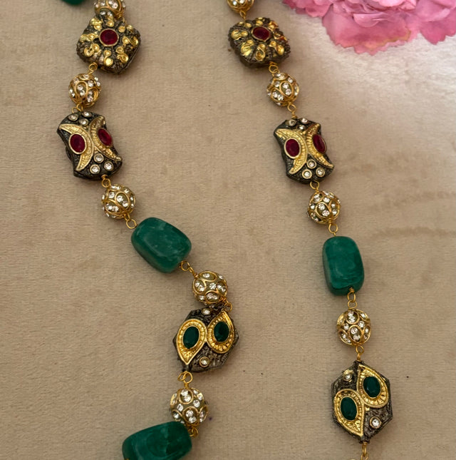 Emerald stone string with earrings