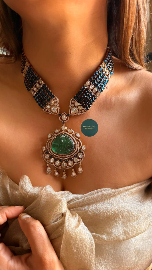 Sapphire with emerald carving designer collar set