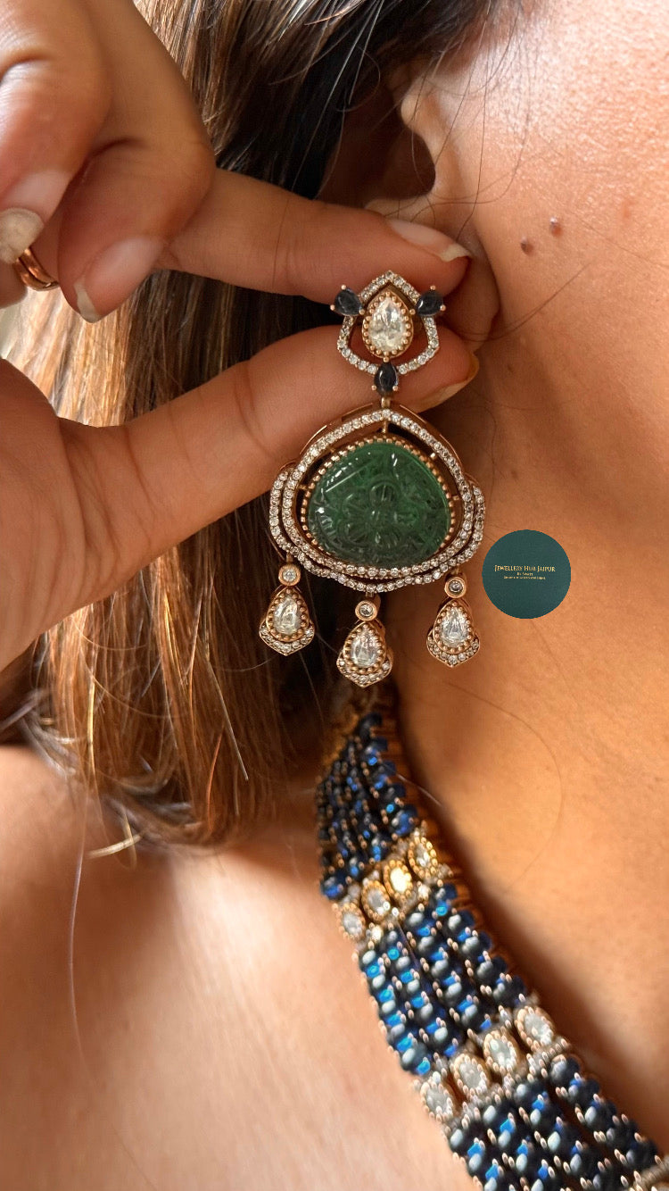 Sapphire with emerald carving designer collar set