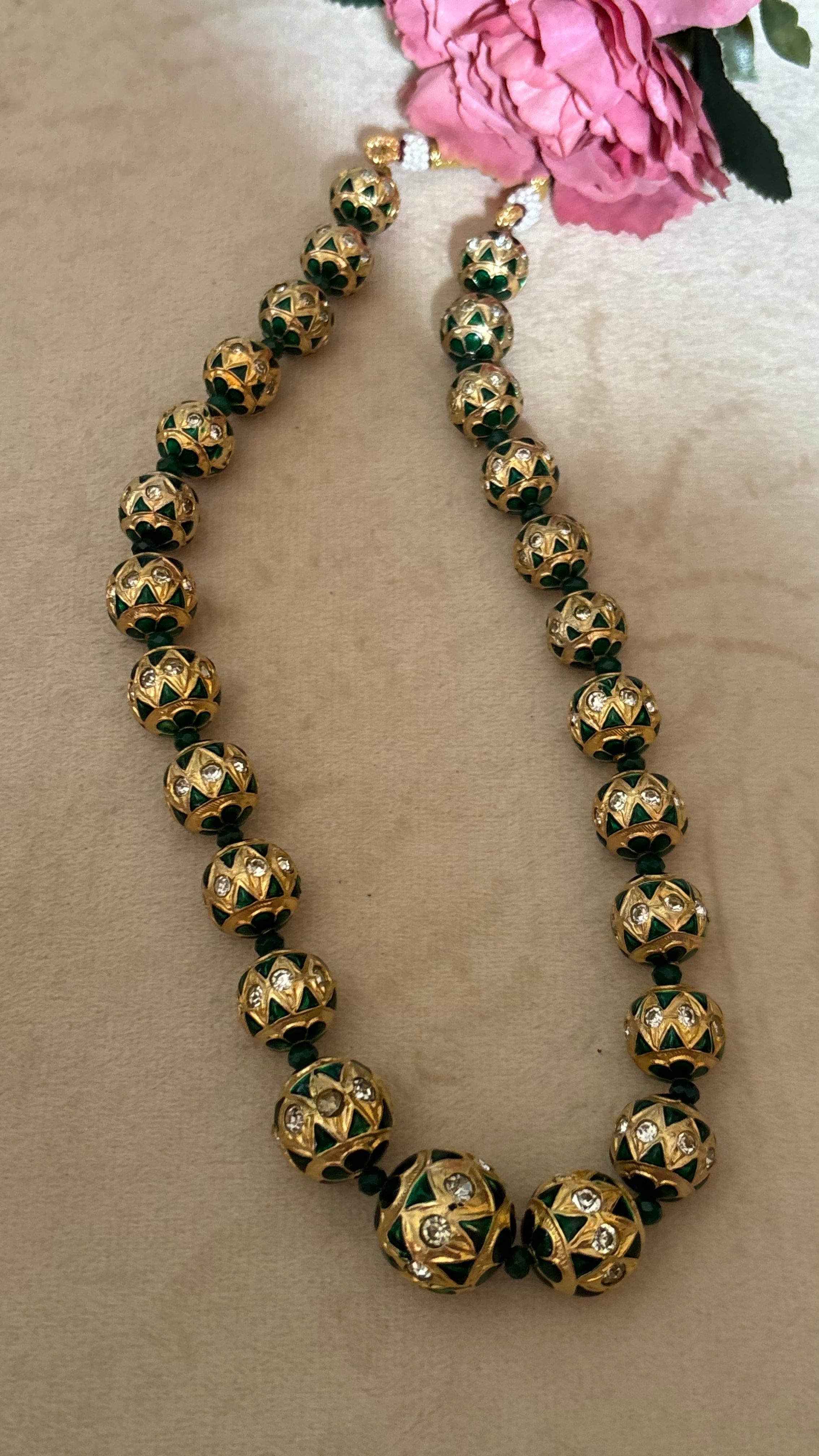 Emerald meenakari string