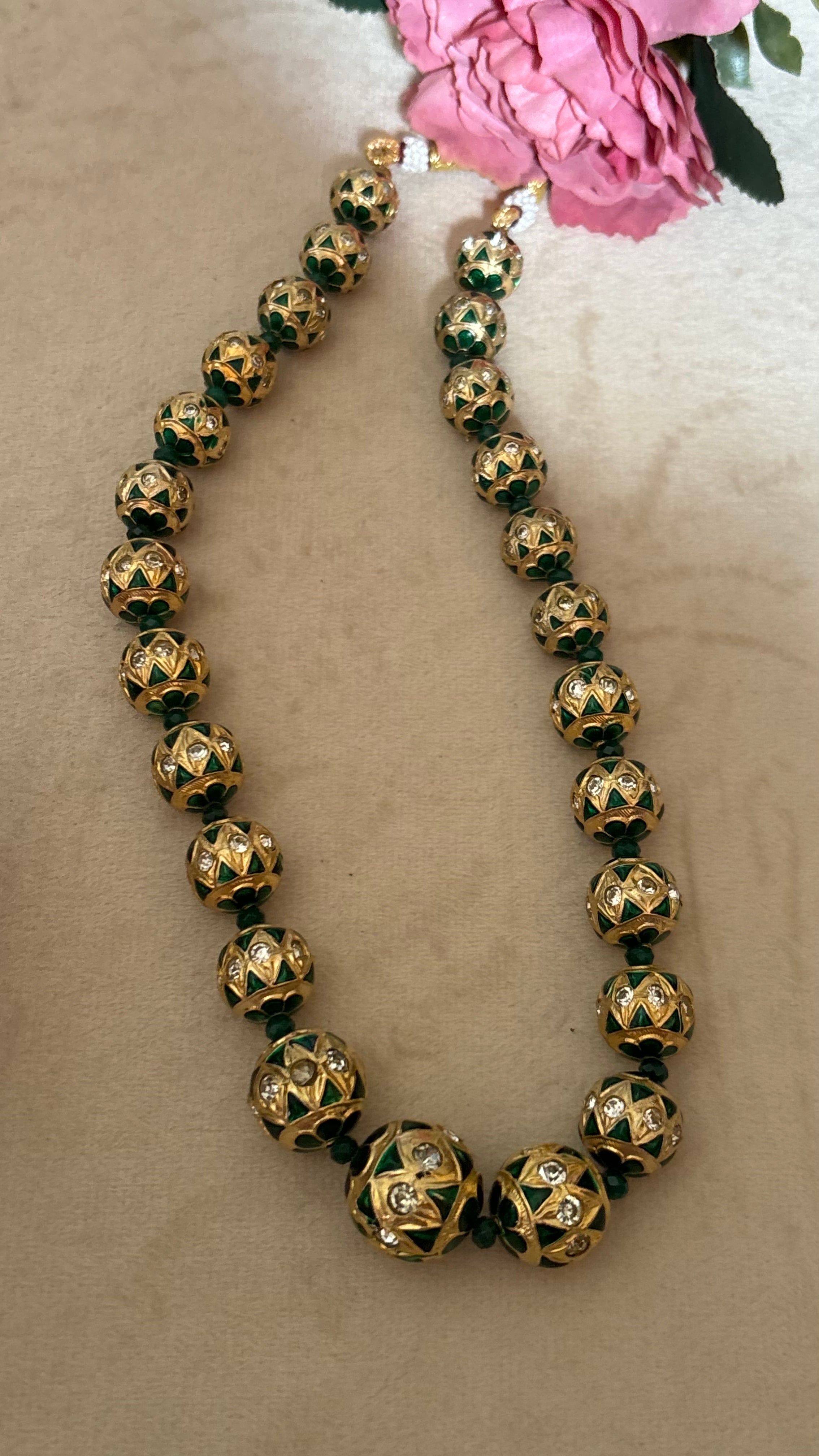 Emerald meenakari string