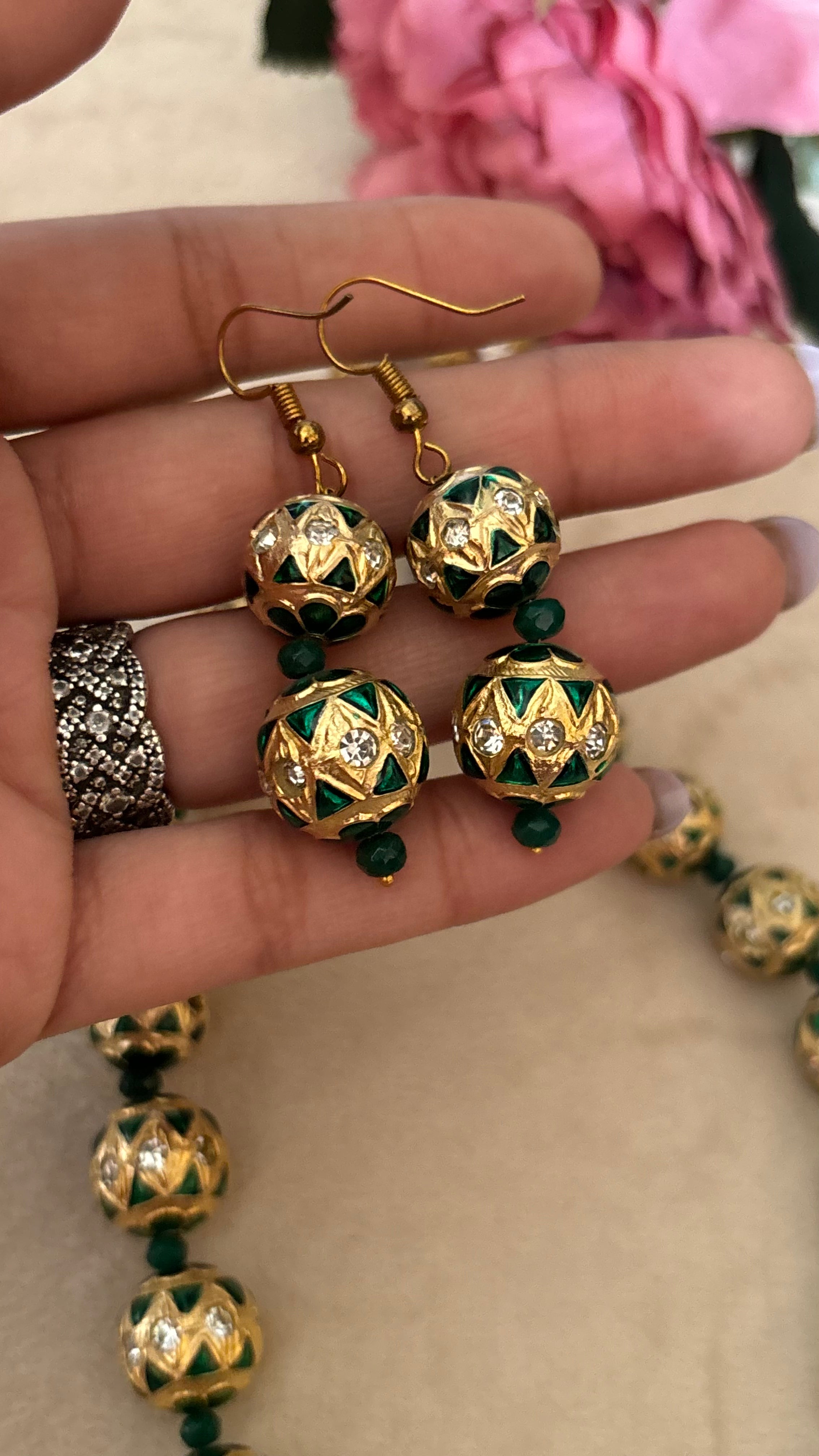 Emerald meenakari string