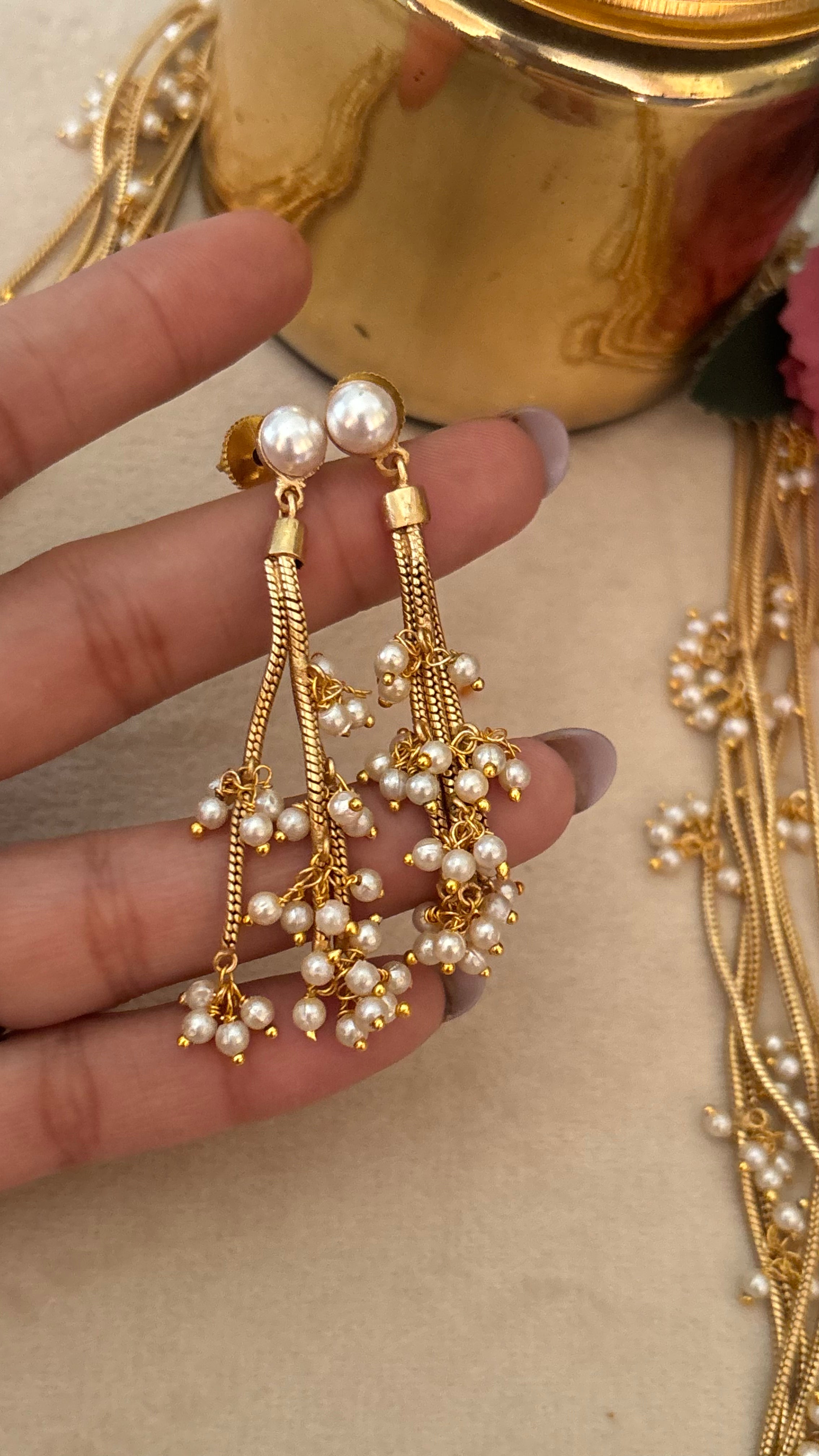 Multilayered gajra string with earrings