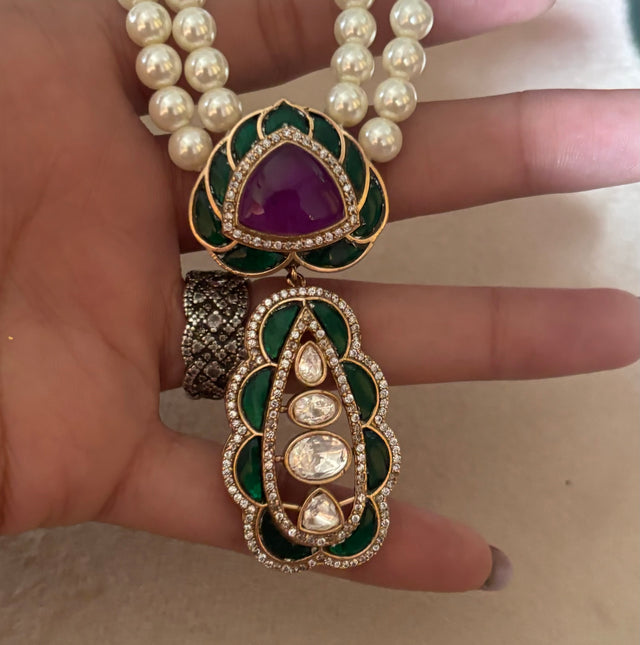 Tanzanite with emerald leaf pendant set with earrings