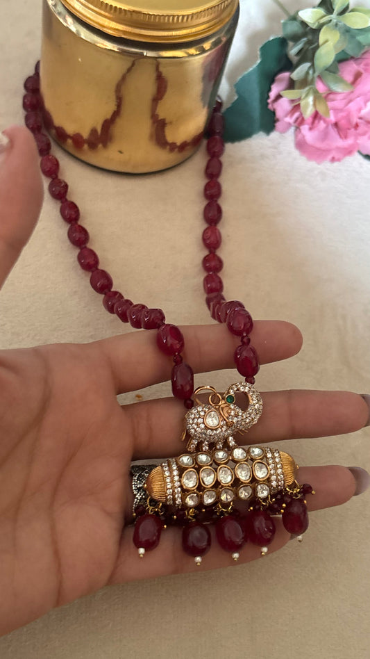 Gaja pendant set with string with earrings