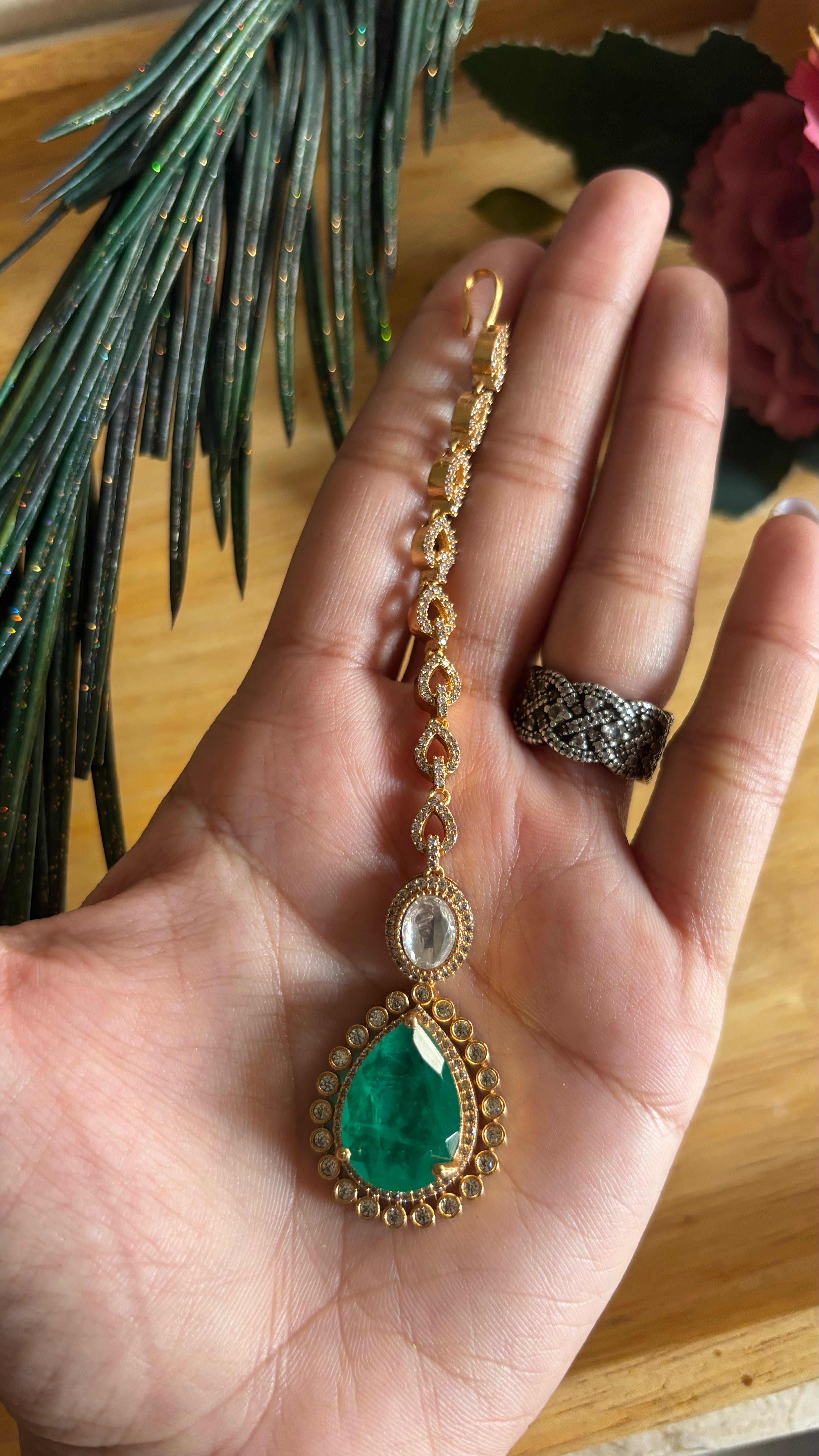 Emerald drop shape Mangtika