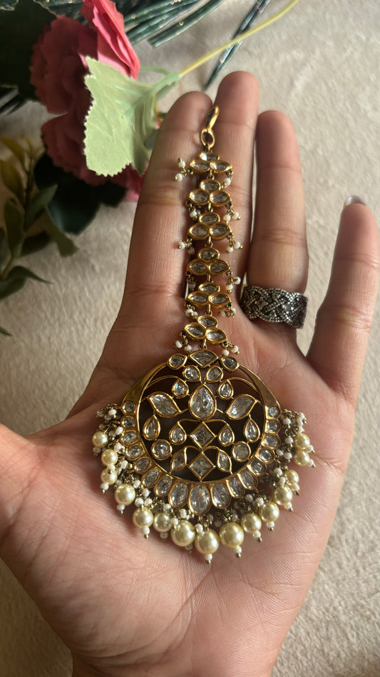 Moissanitee Chandbali maangtika