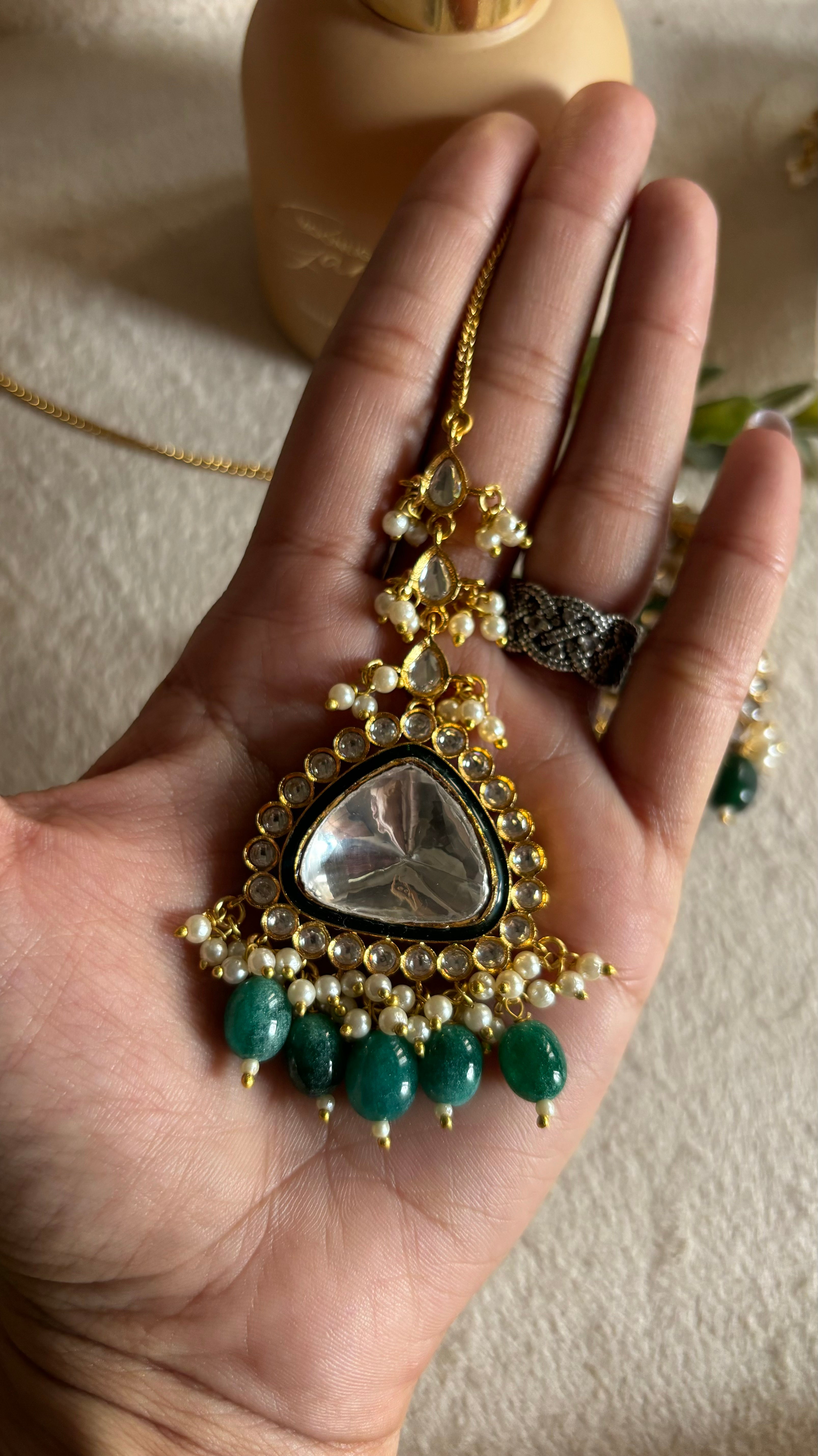 uncut meenakari Emerald maangtika