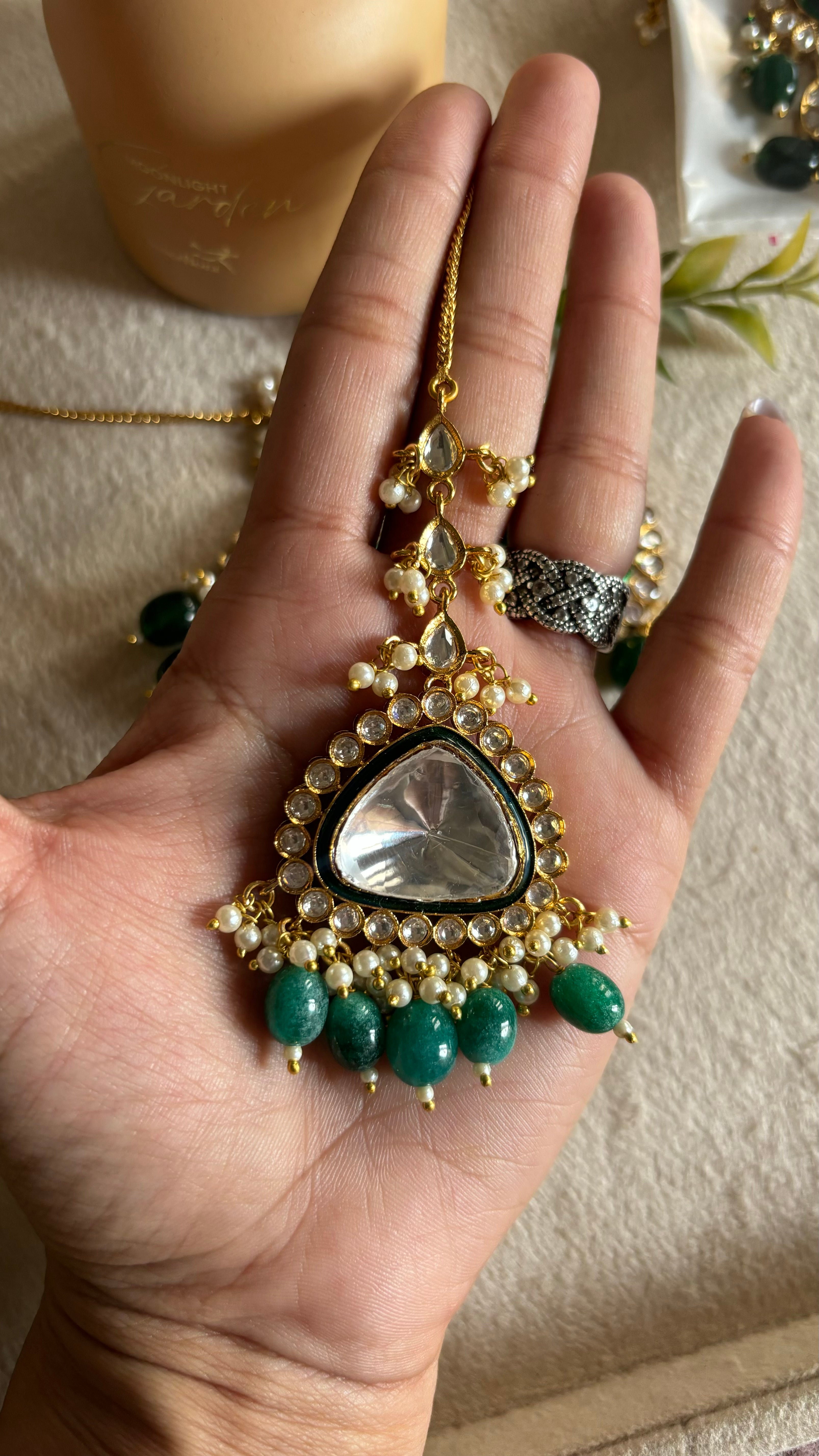 uncut meenakari Emerald maangtika