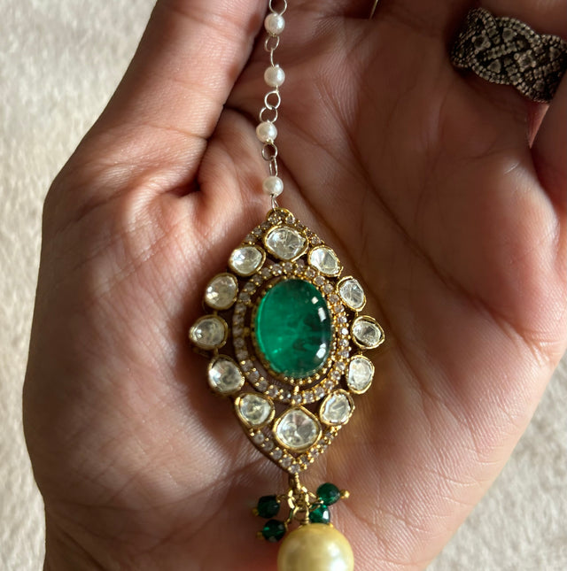 Emerald moissanite victorian maangtika