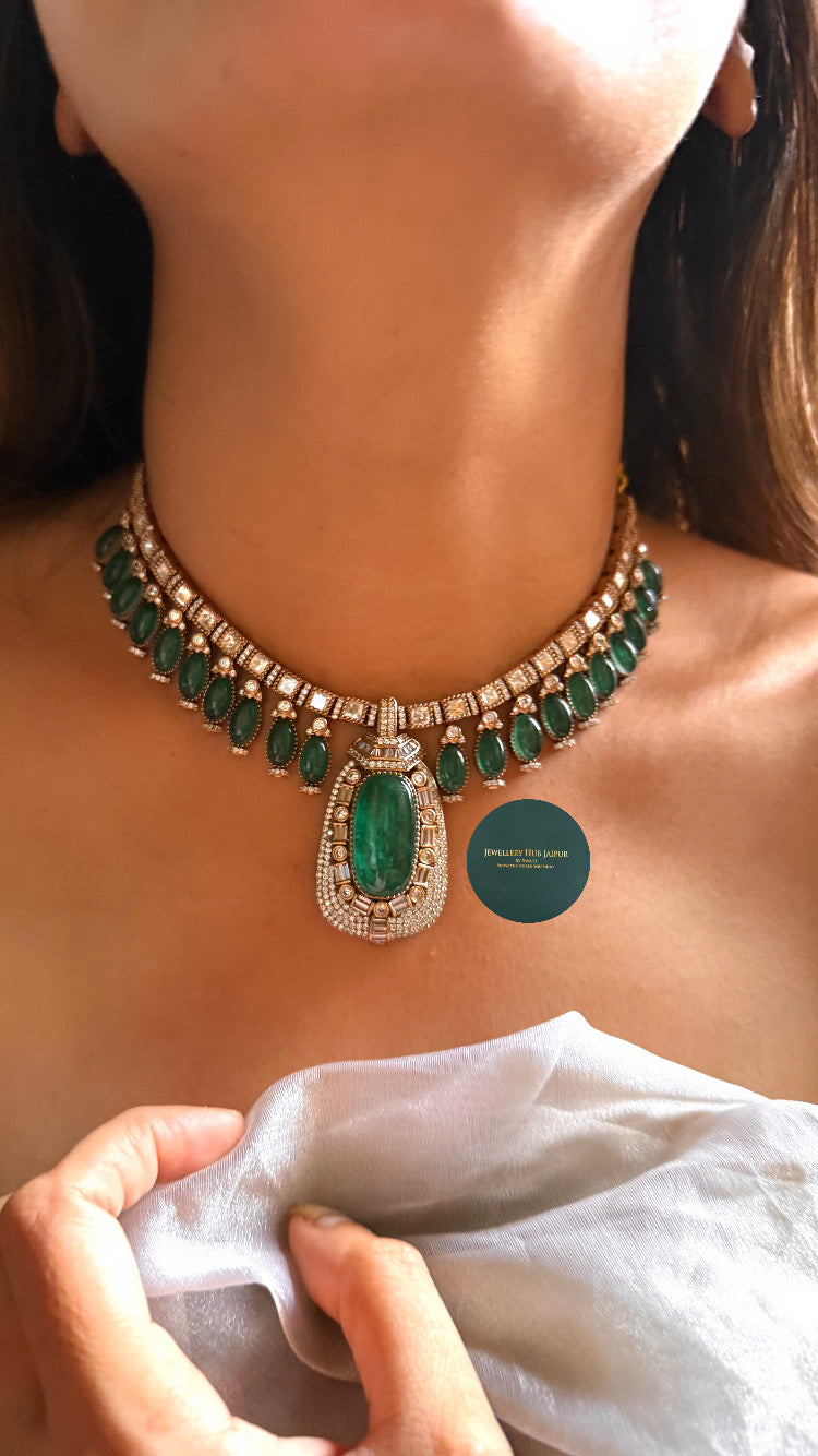 Emerald doublet moissanite collar set