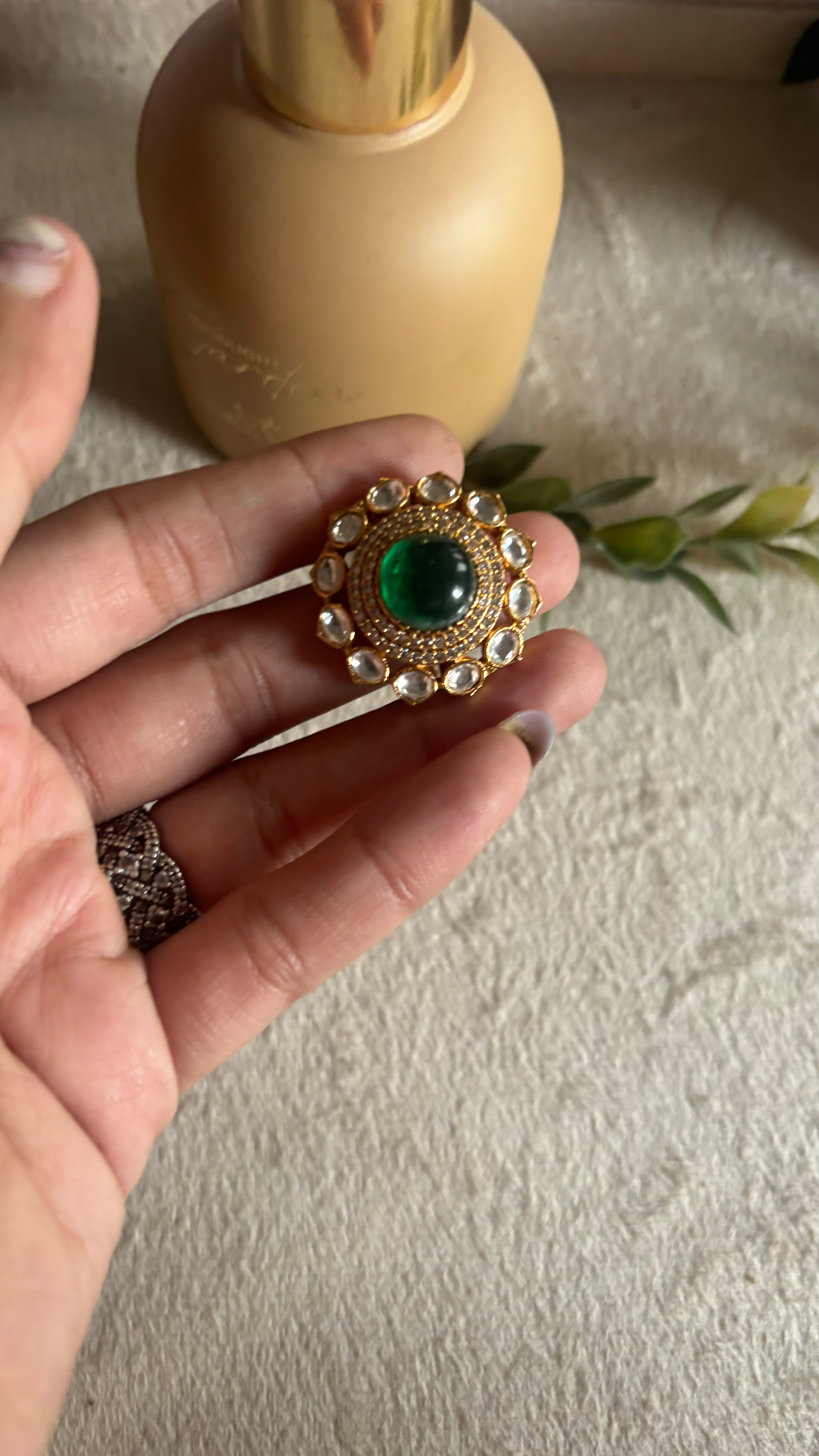 Emerald doublet round ring