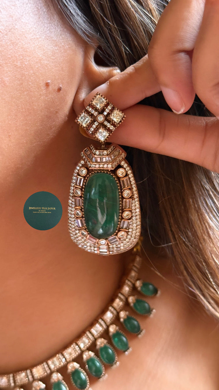 Emerald doublet moissanite collar set