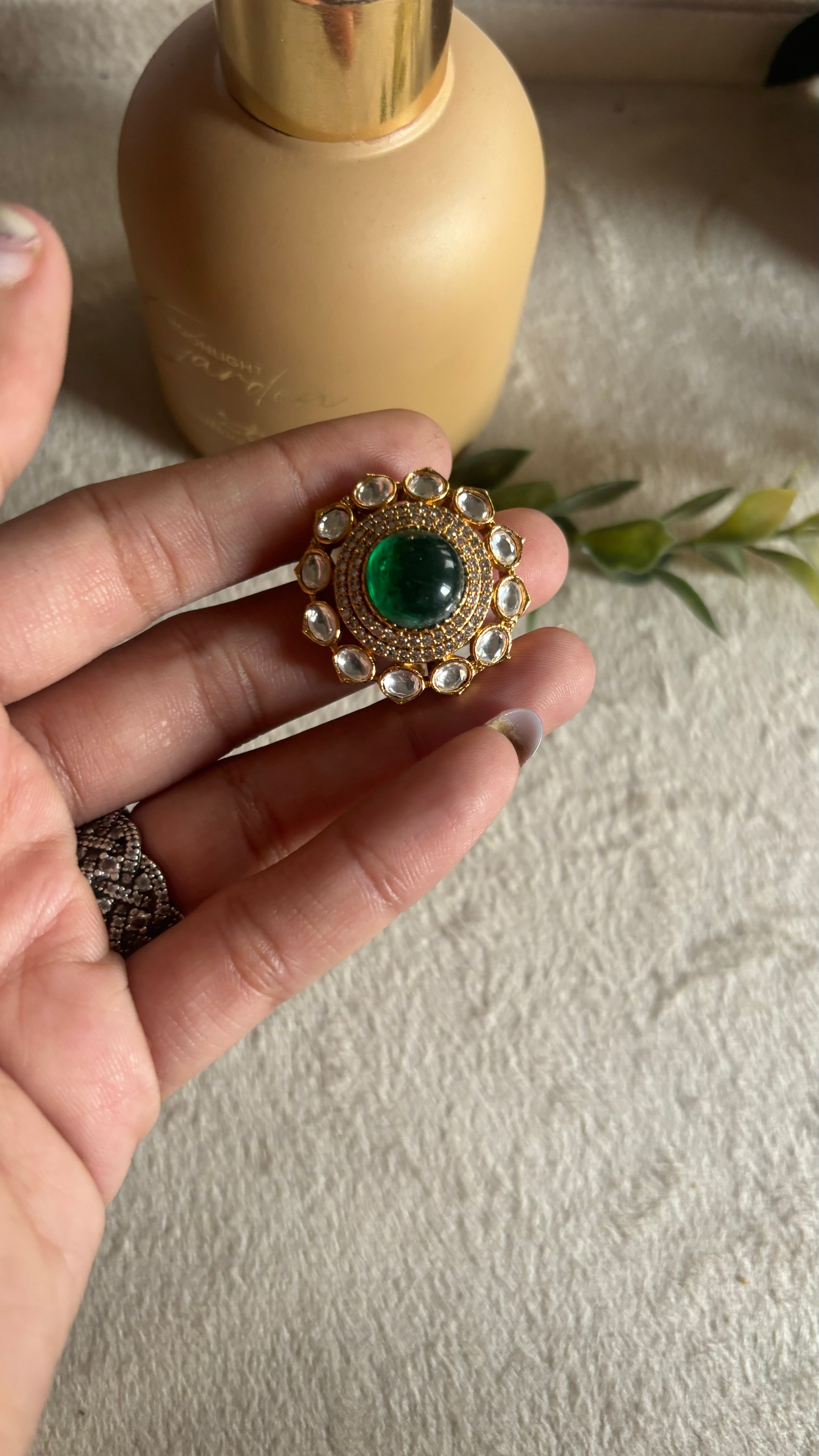 Emerald doublet round ring