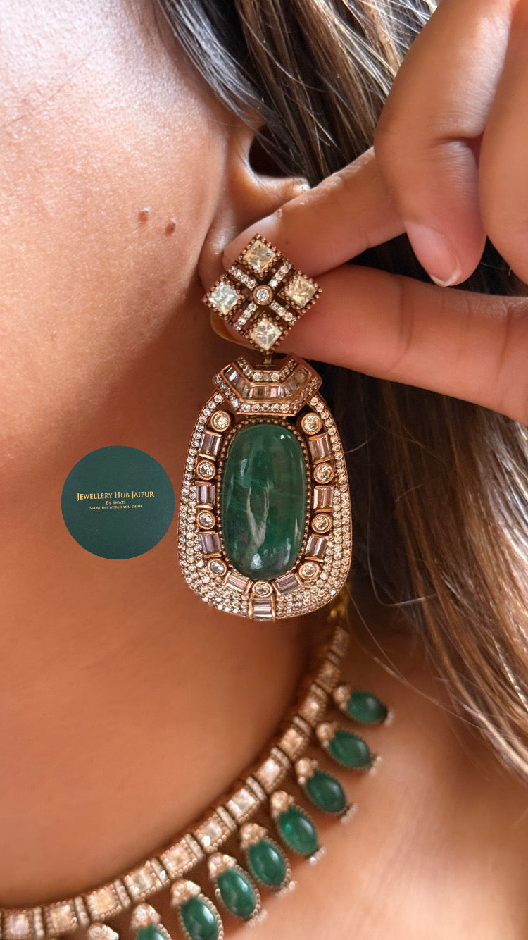 Emerald doublet moissanite collar set