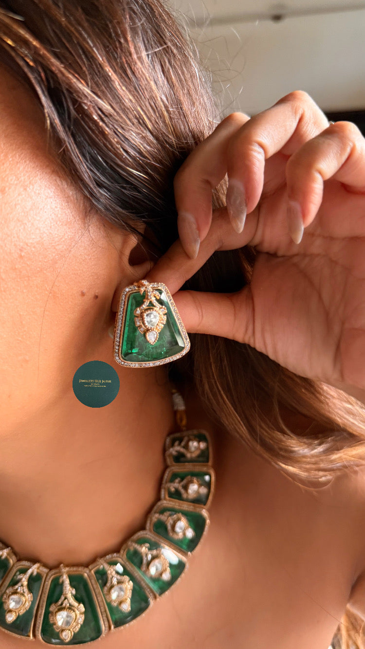 Emerald doublet moissanite collar set