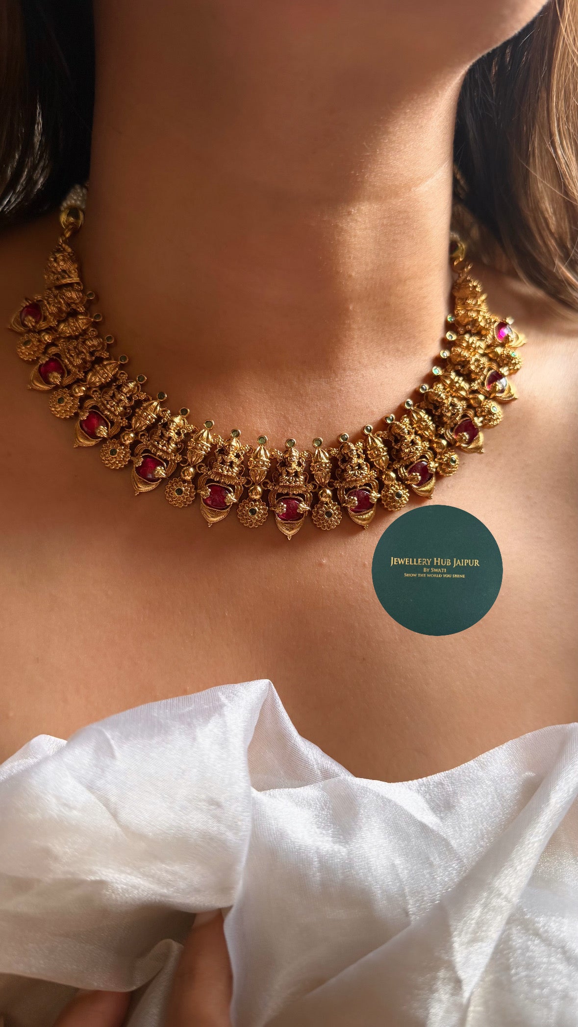 Goddess laxmi minimal ruby temple set