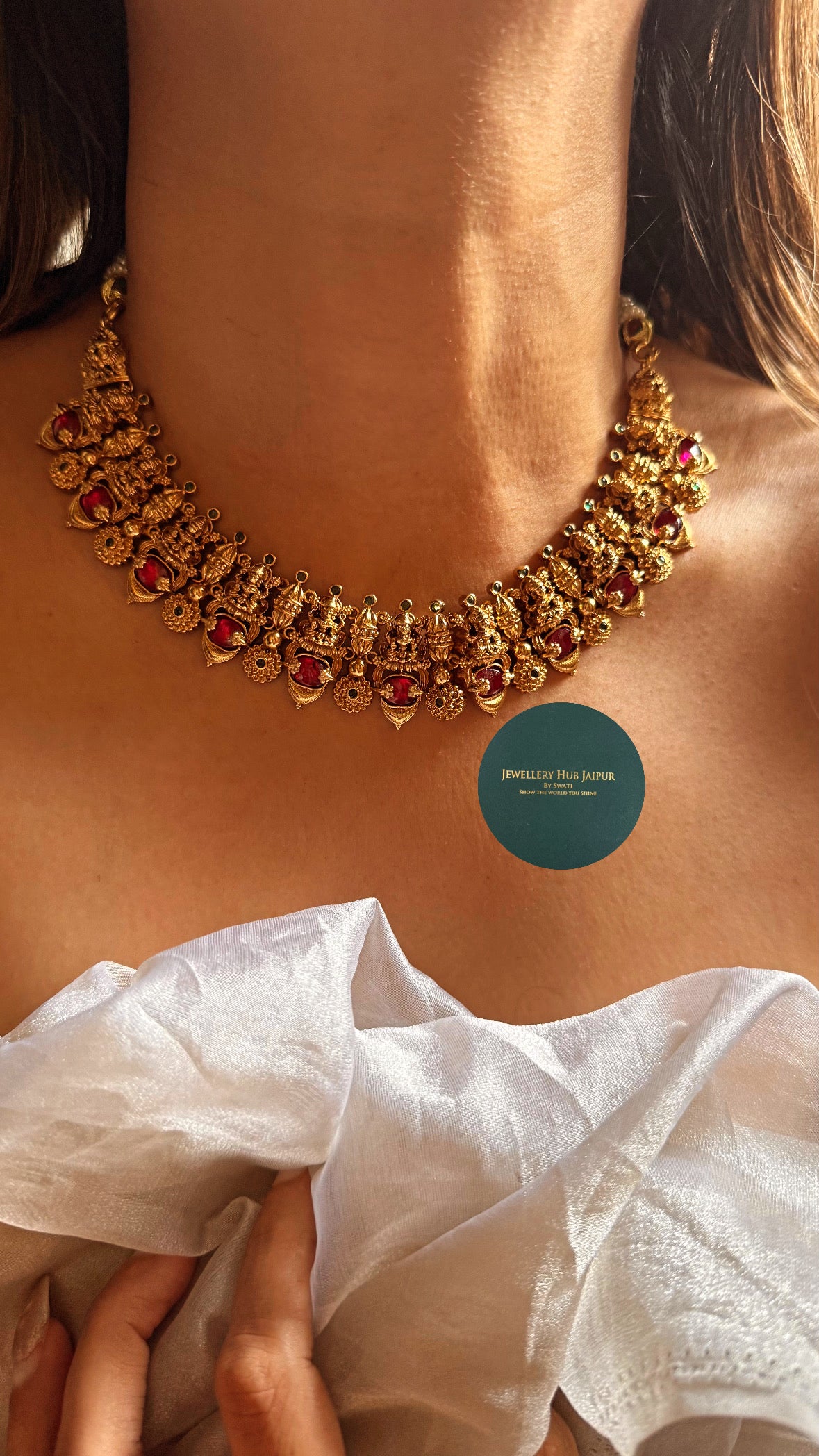 Goddess laxmi minimal ruby temple set