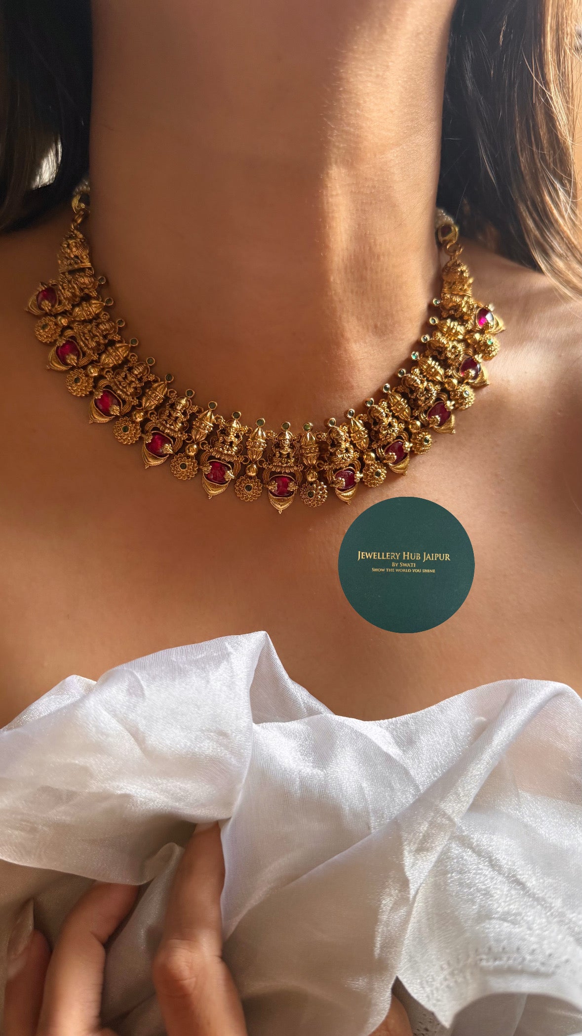 Goddess laxmi minimal ruby temple set