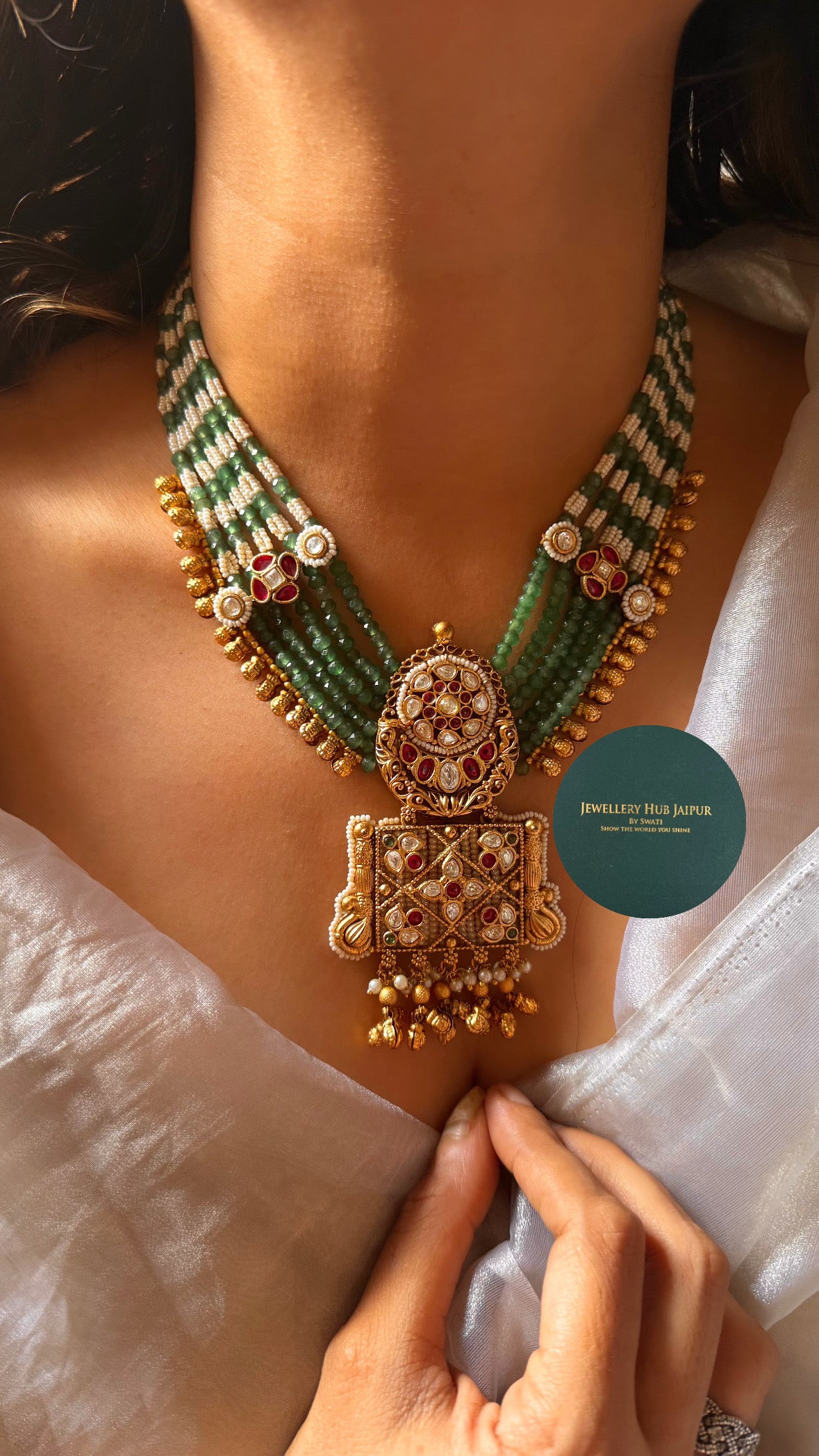 Rani pink with rajwada styled emerald set