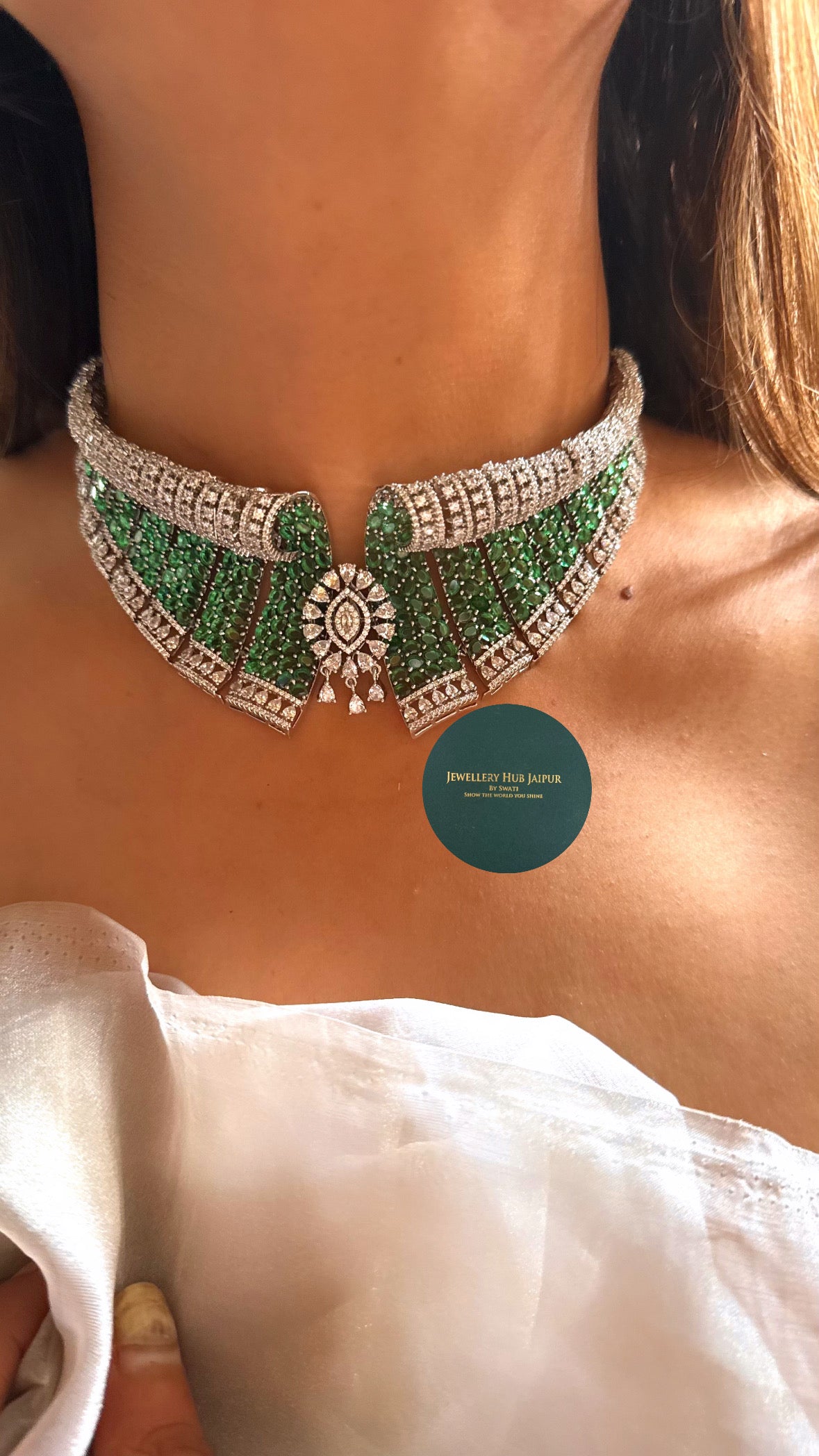 VERDANTIA Emerald collar designed diamond cocktail choker set