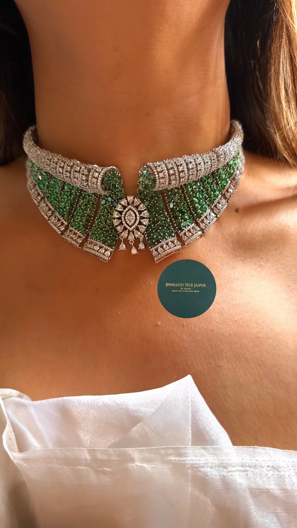 VERDANTIA Emerald collar designed diamond cocktail choker set