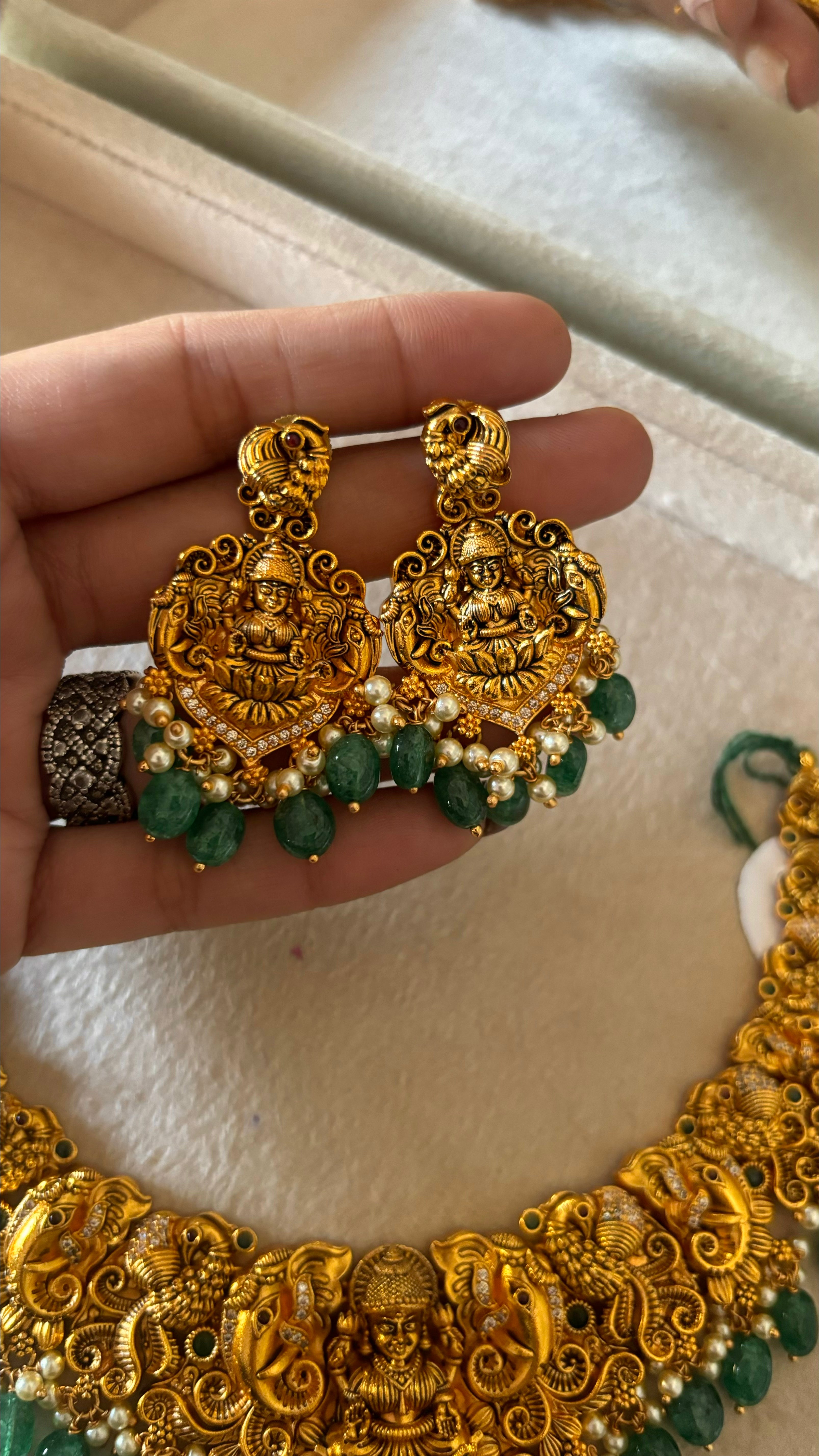 Temple jewellery set